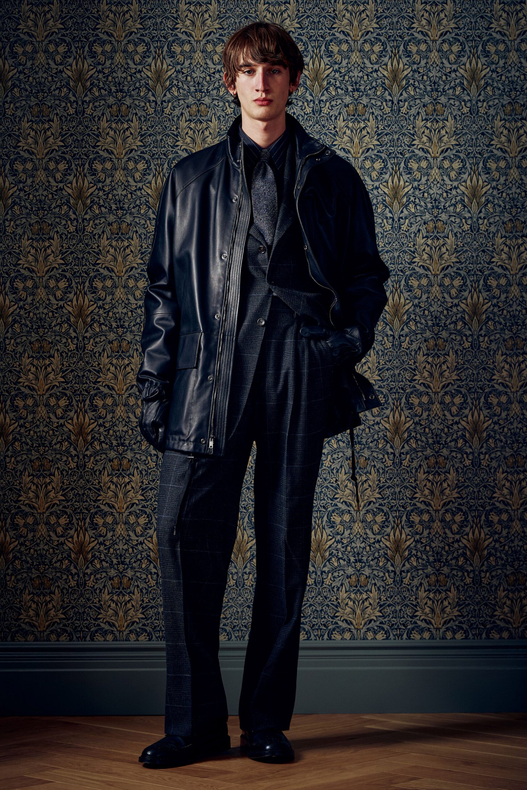 black wool long-sleeve collared tailored checked suit