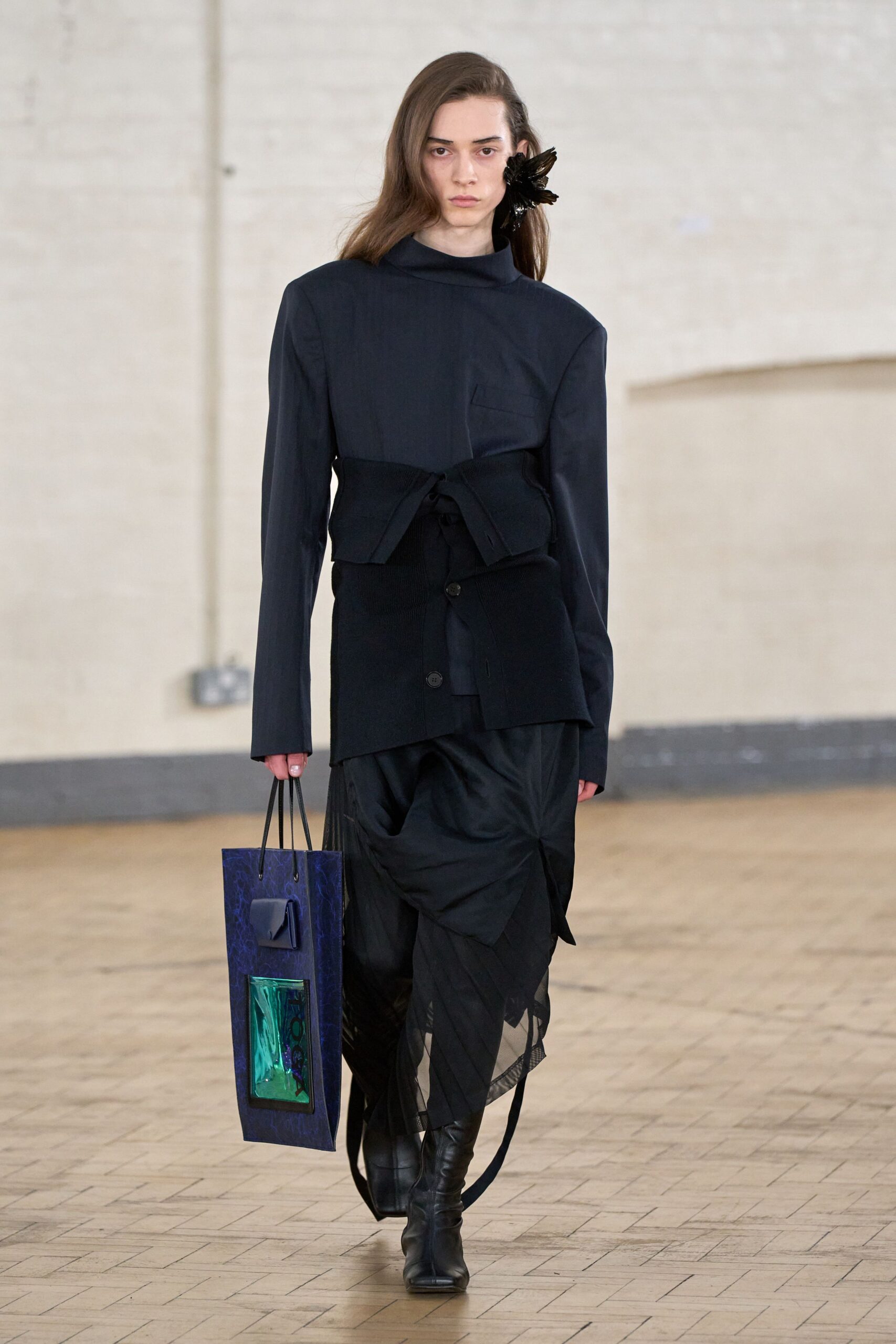 black cotton long-sleeve collared structured buttoned jacket