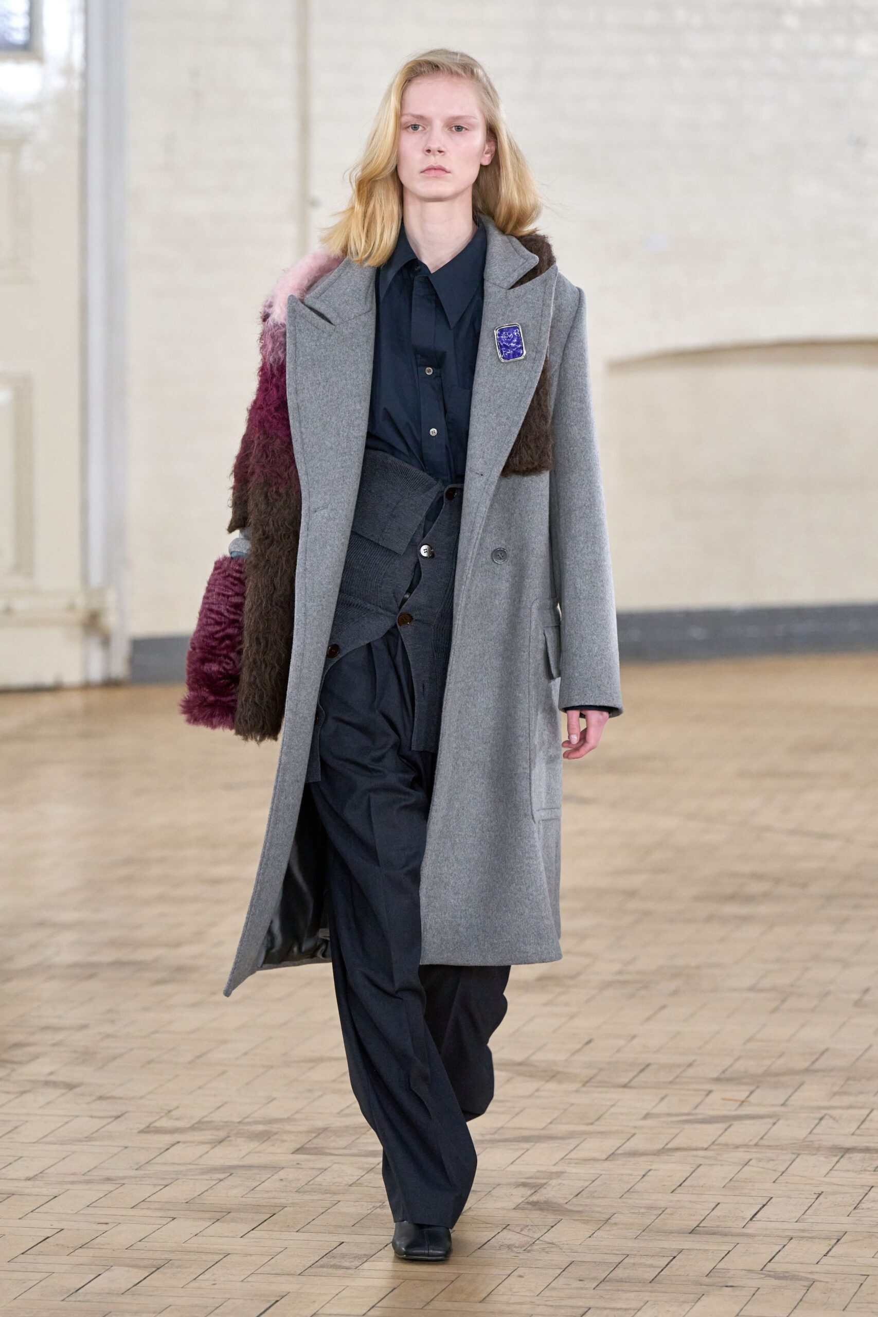 gray wool long-sleeve collared relaxed buttoned coat