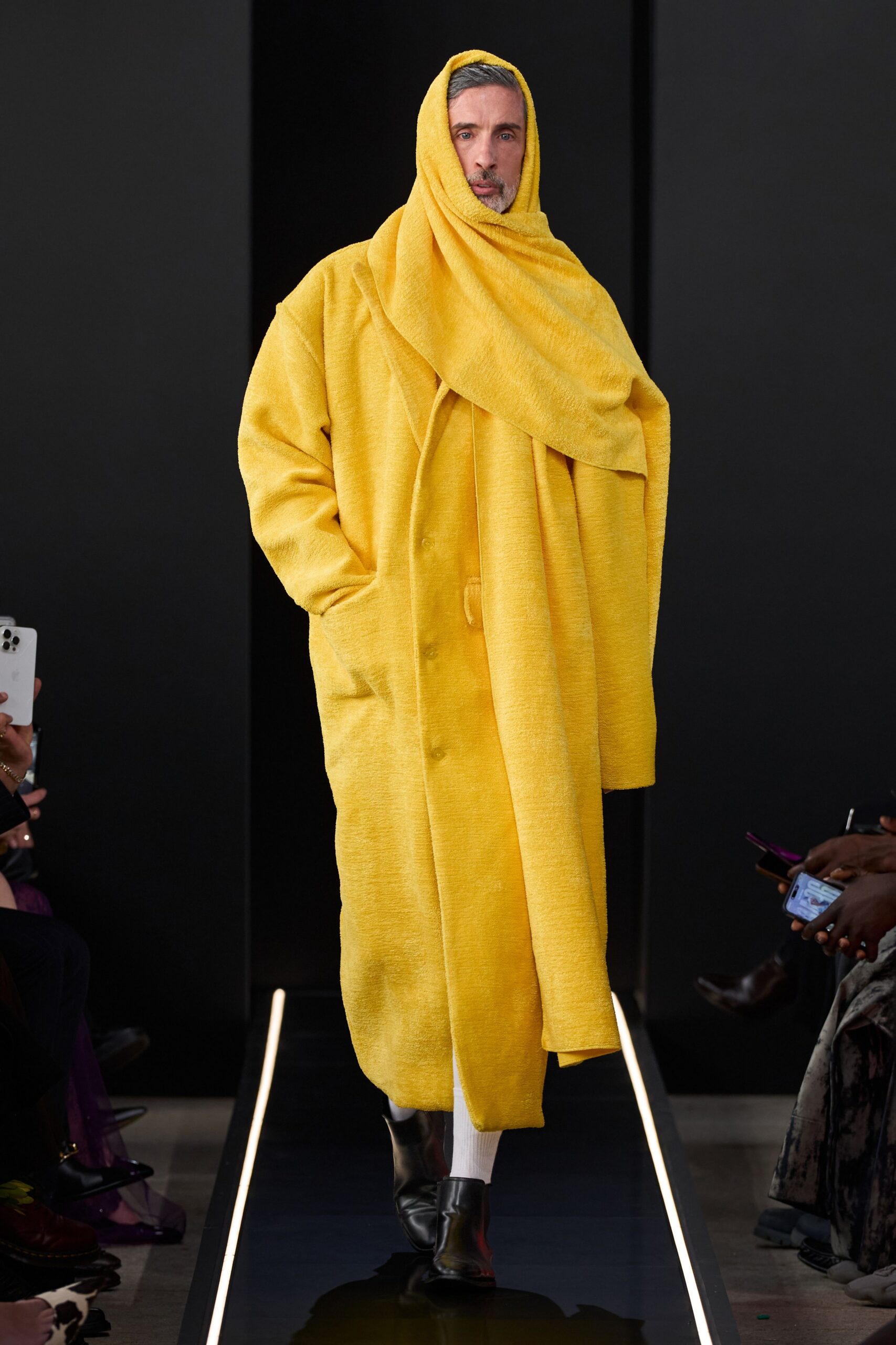 yellow wool long-sleeve collared relaxed buttoned coat