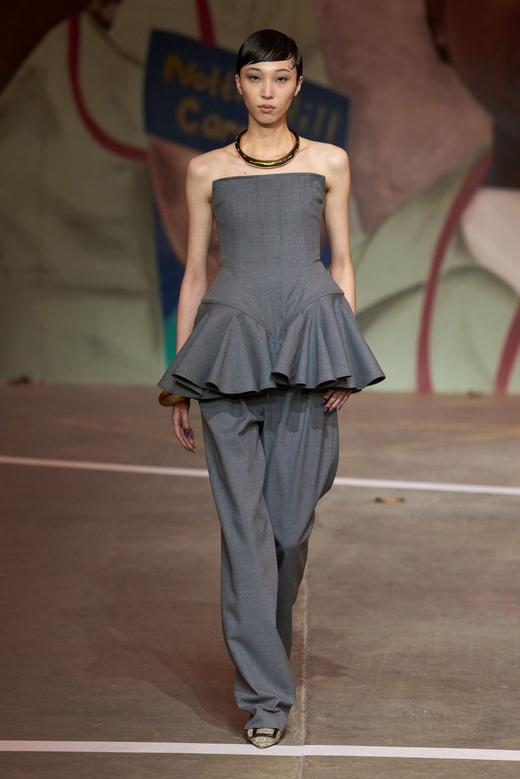 gray cotton sleeveless v-neck fitted flared top