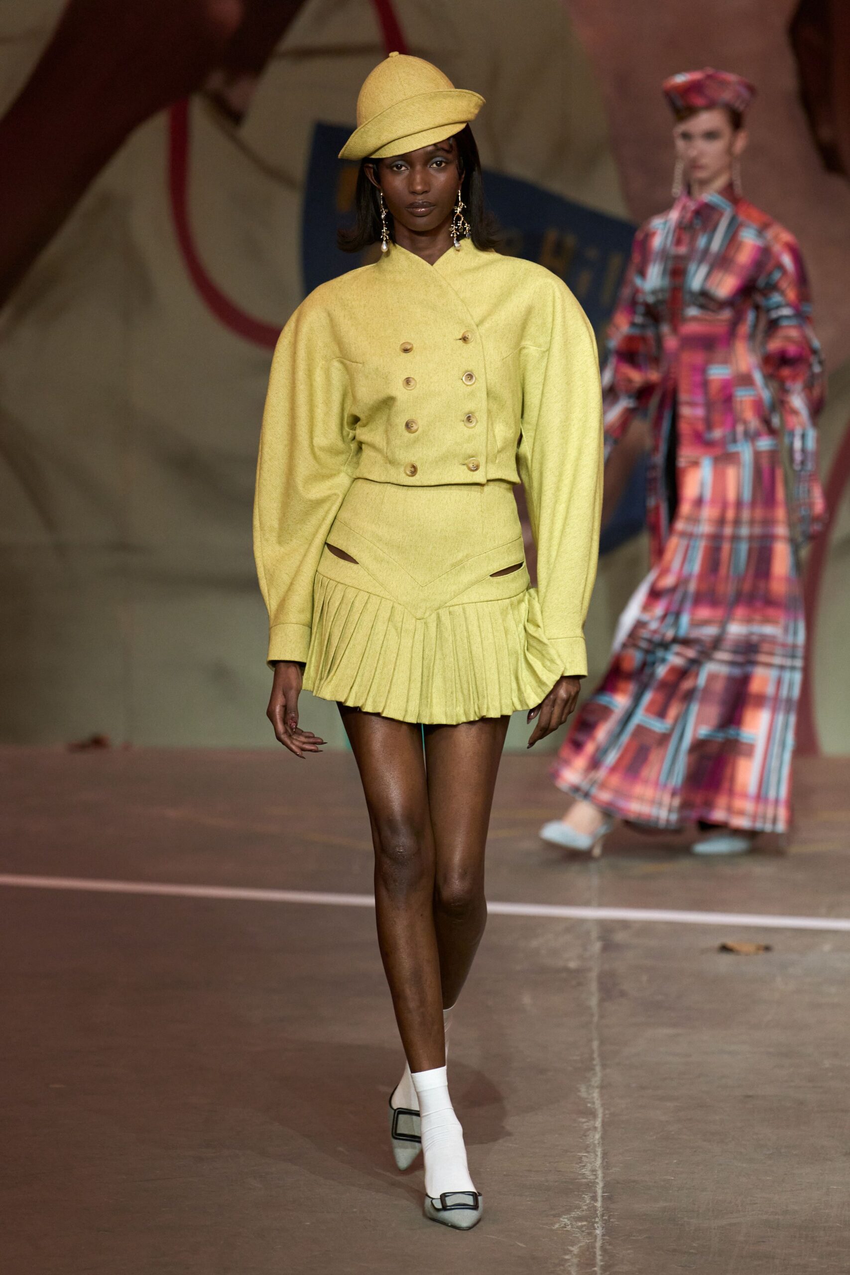 yellow cotton long-sleeve collared fitted buttoned pleated top