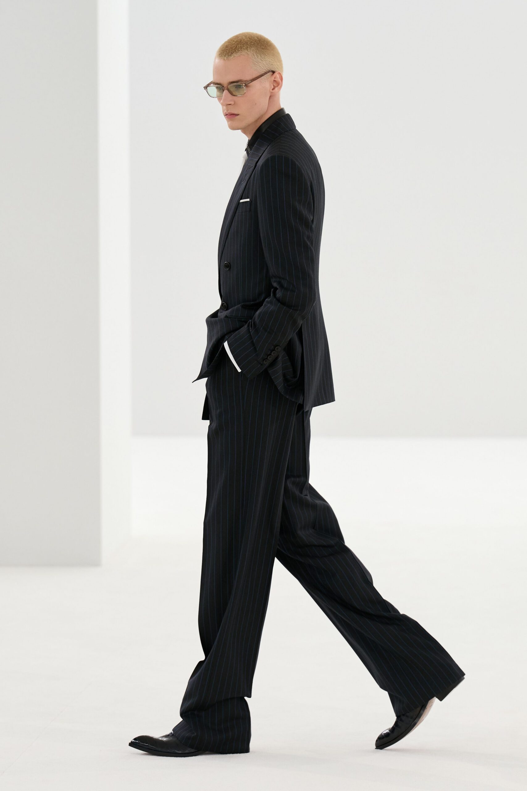black wool long-sleeve collared tailored striped buttoned suit