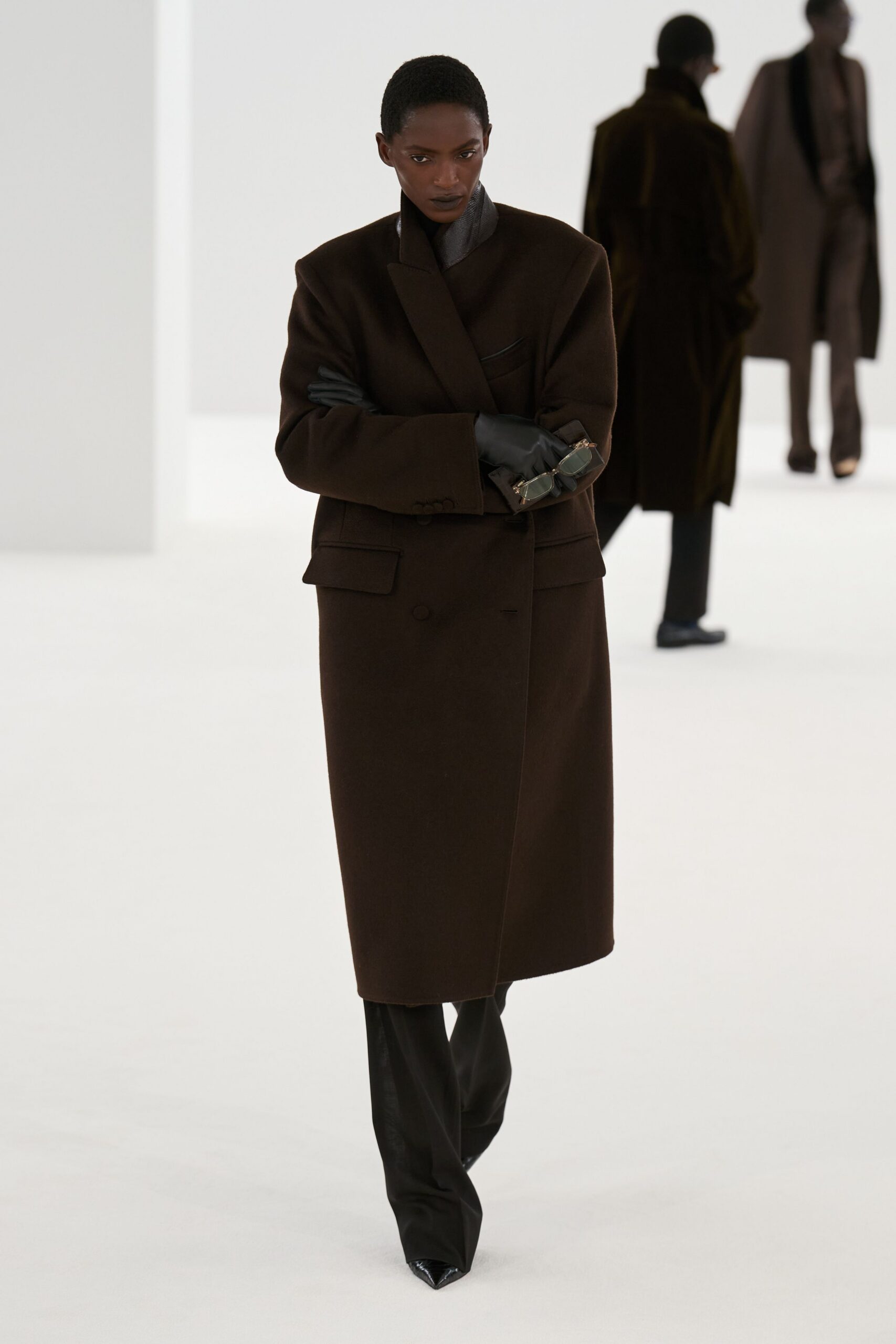 brown wool long-sleeve collared structured coat