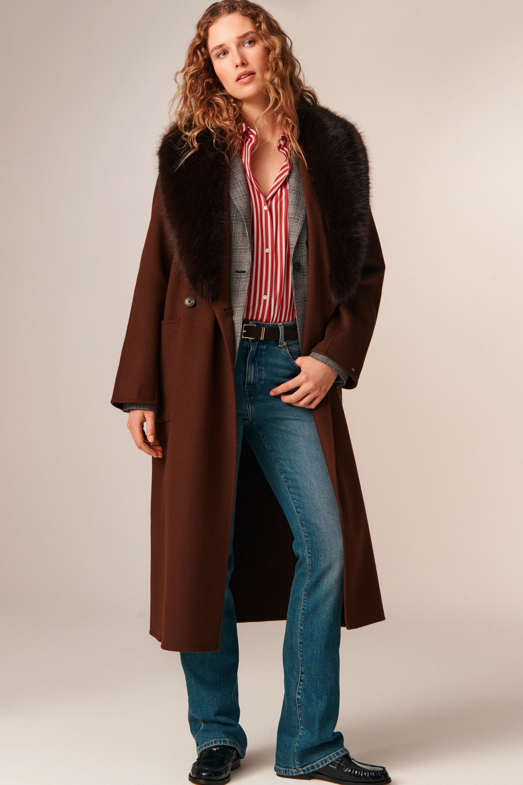 brown wool relaxed buttoned coat