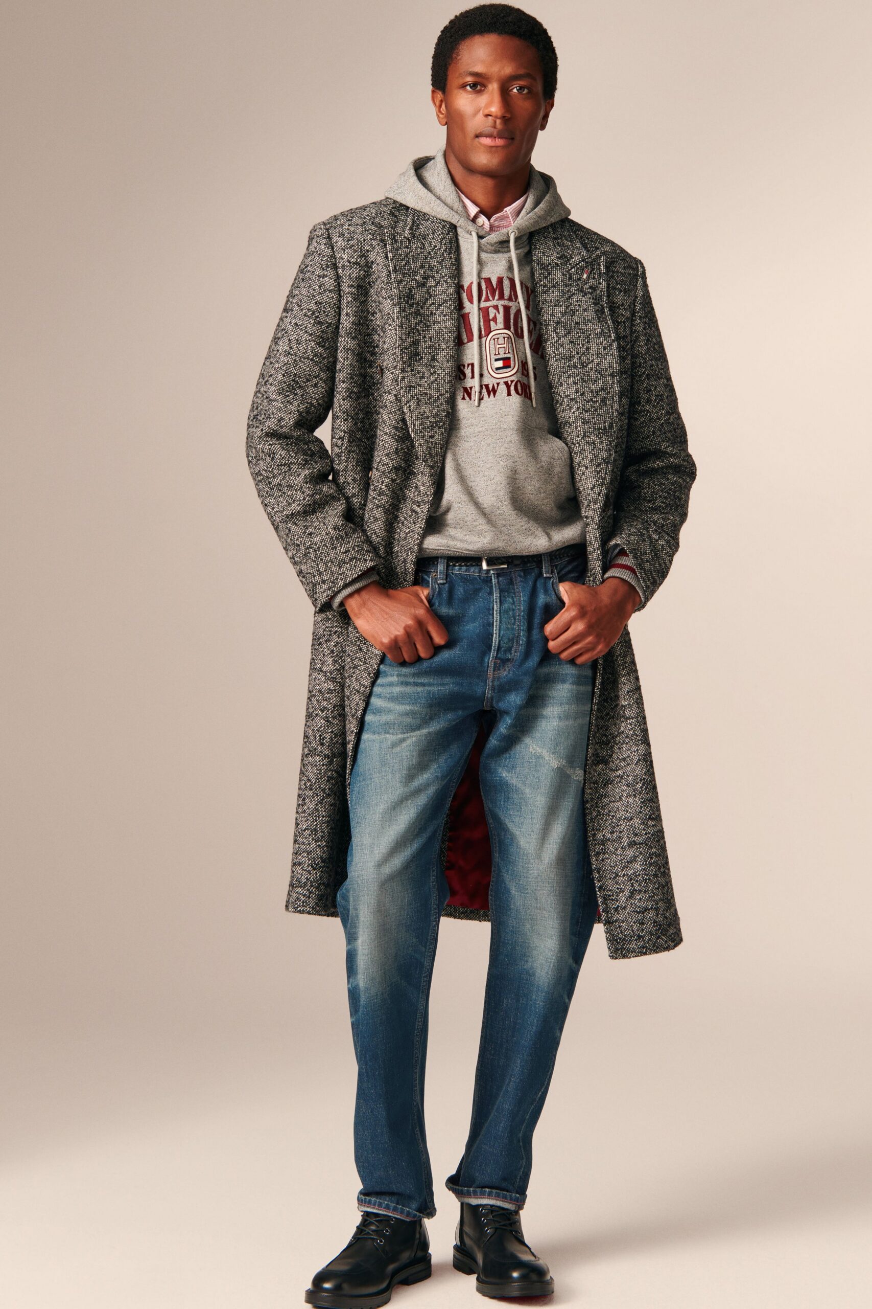 gray wool long-sleeve collared relaxed buttoned coat