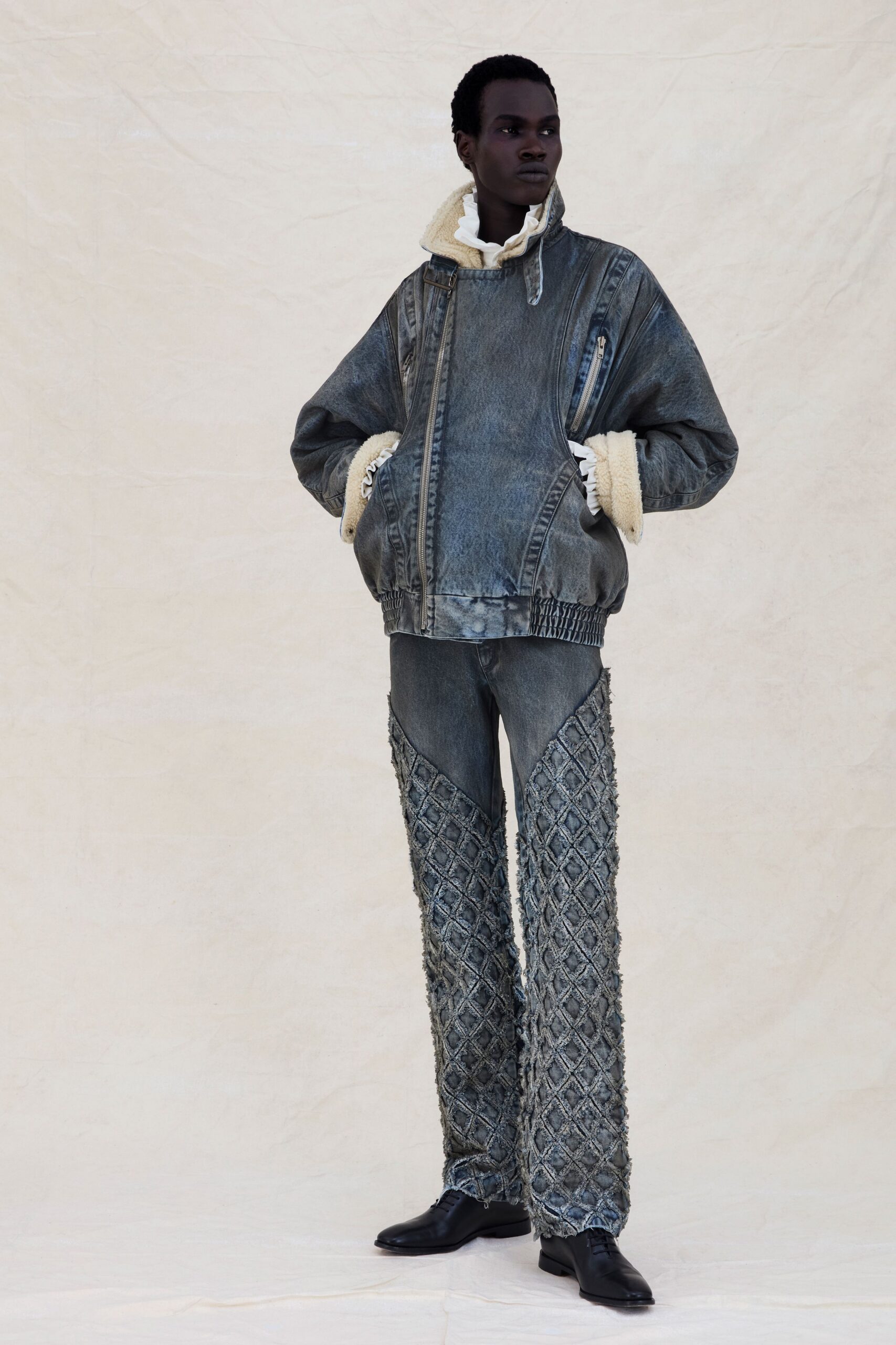 blue denim long-sleeve collared relaxed zippered jacket