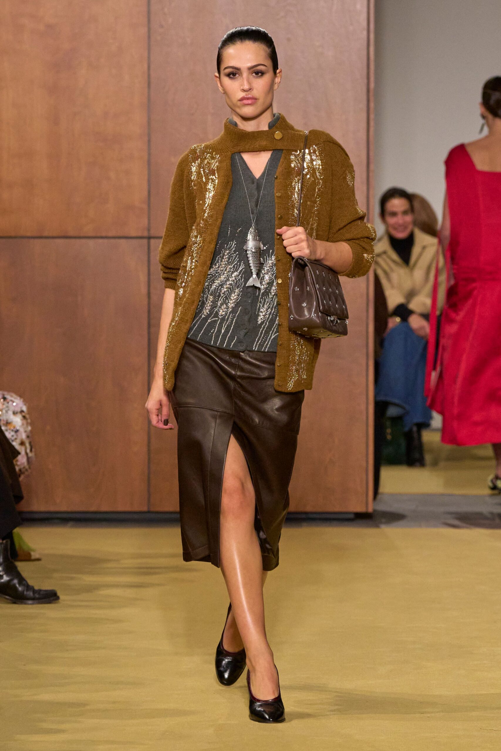 brown leather slit fitted pencil skirt