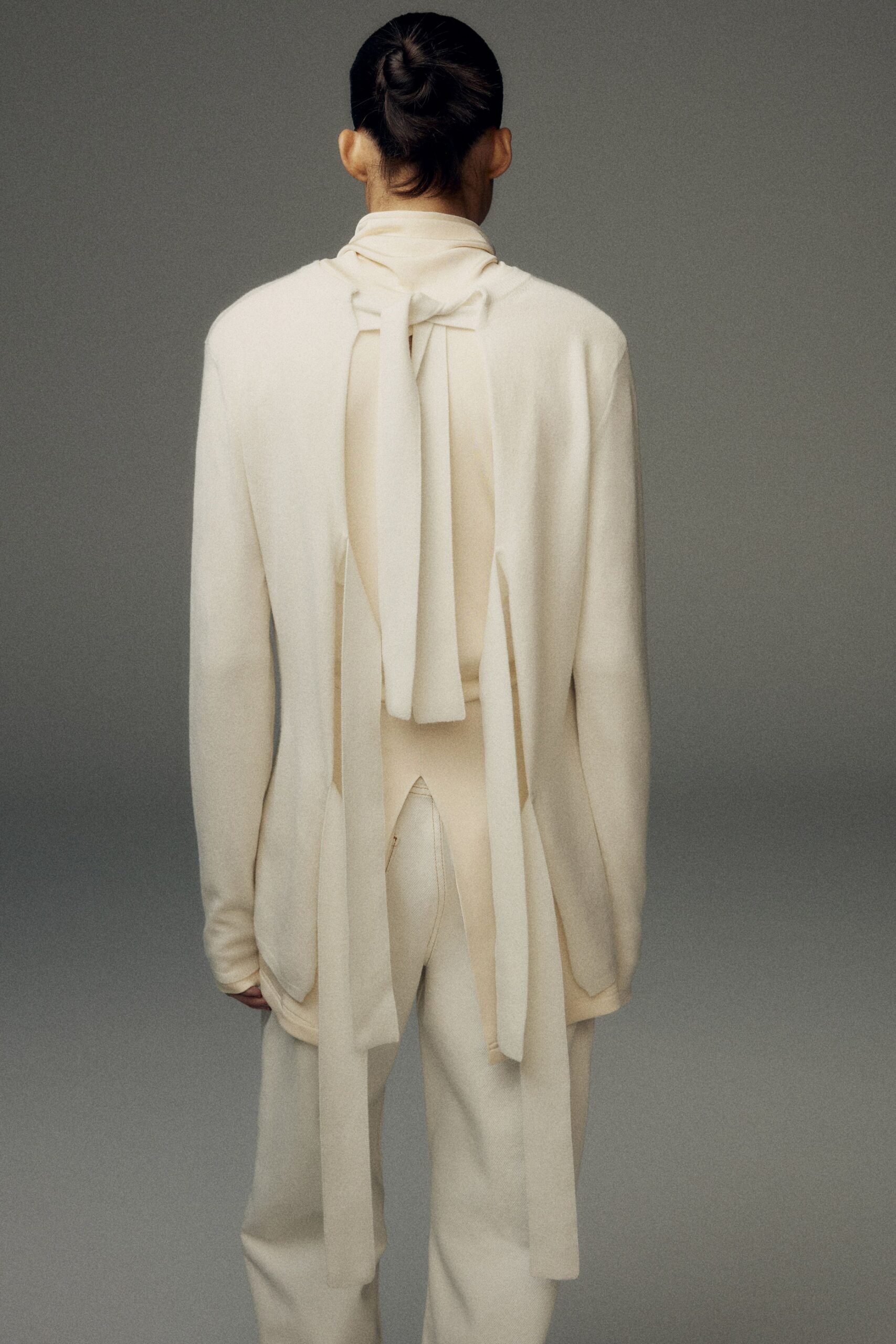 white wool long-sleeve collared relaxed draped jacket