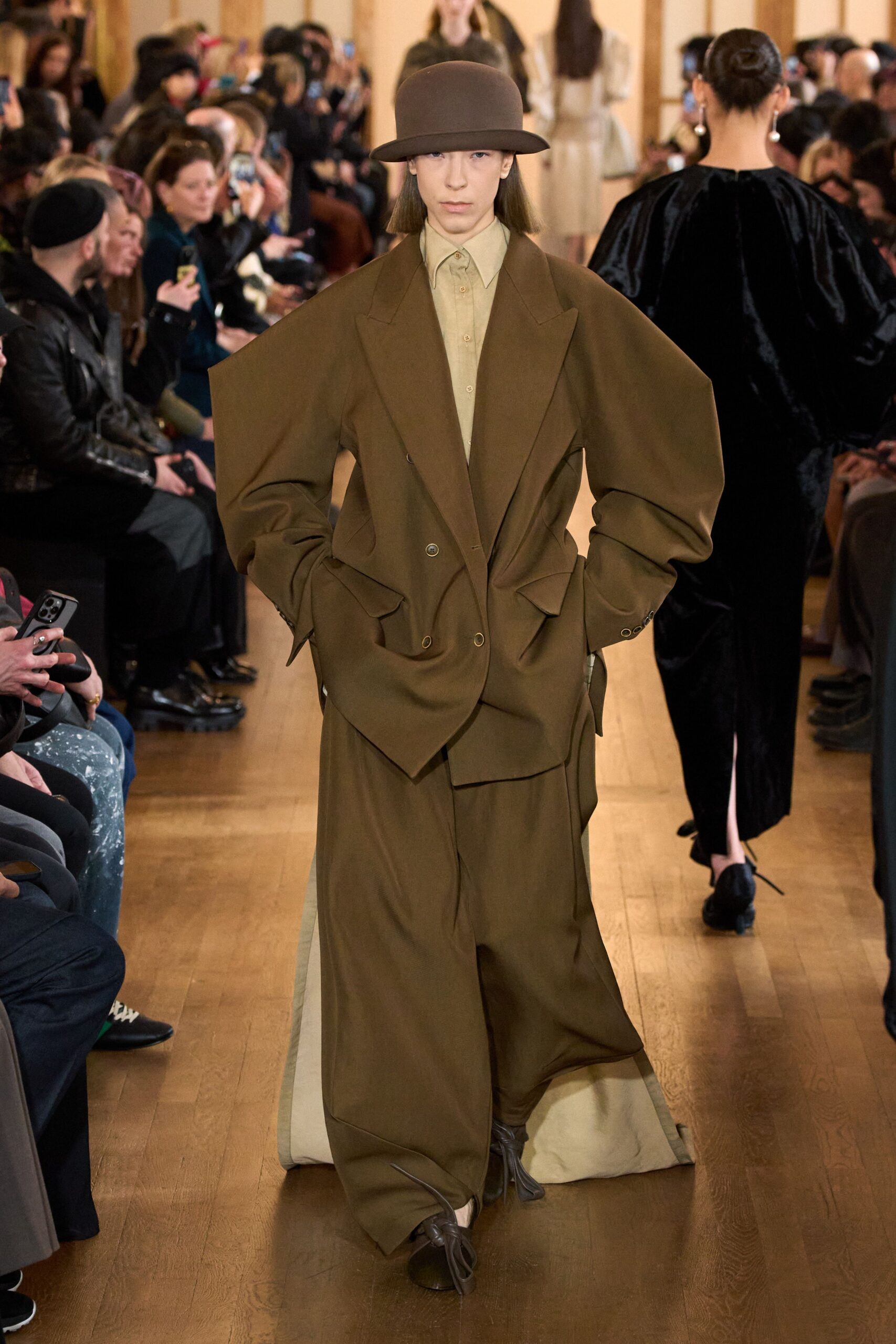 brown wool long-sleeve collared oversized layered suit