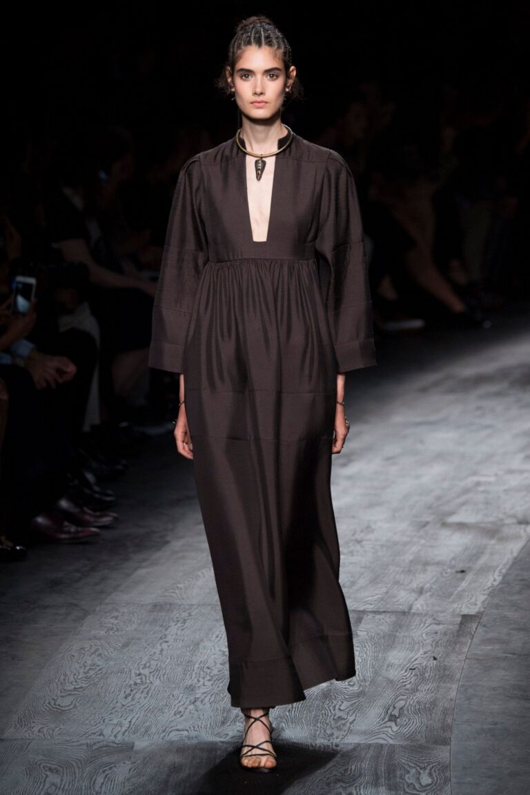 Valentino Spring 2016 Ready-to-Wear