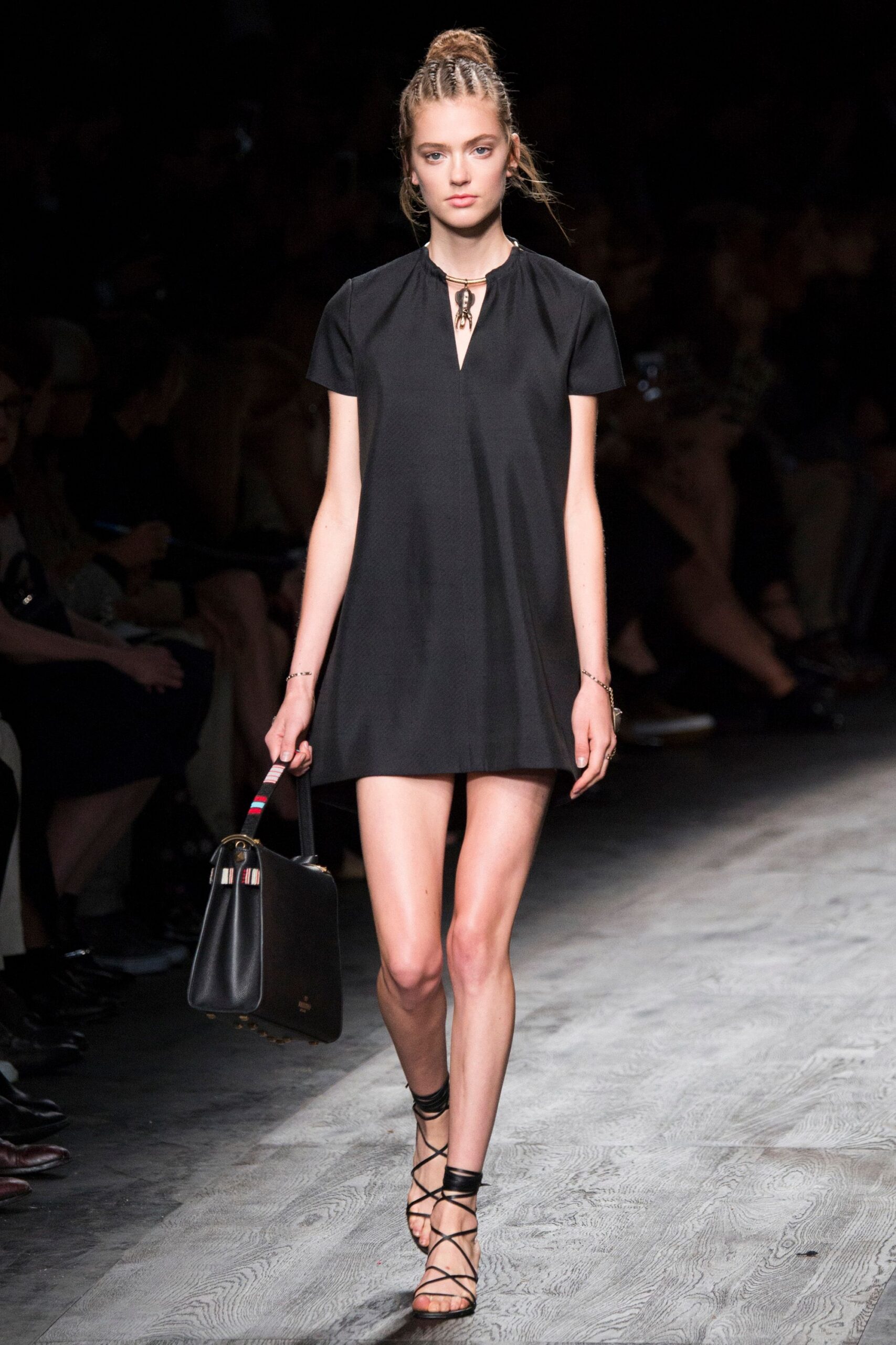 Valentino Spring 2016 Ready-to-Wear Look 2