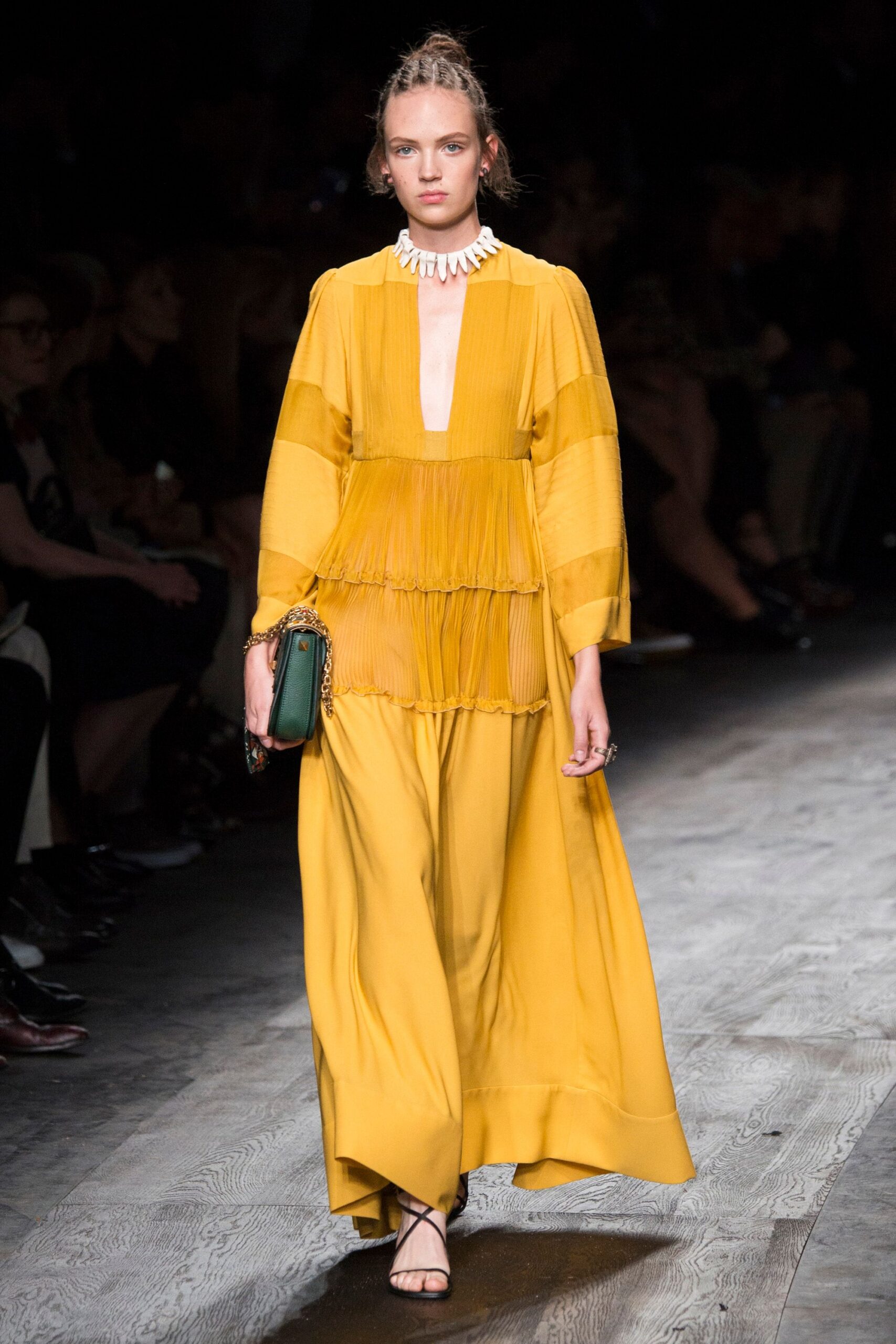 Valentino Spring 2016 Ready-to-Wear Look 9