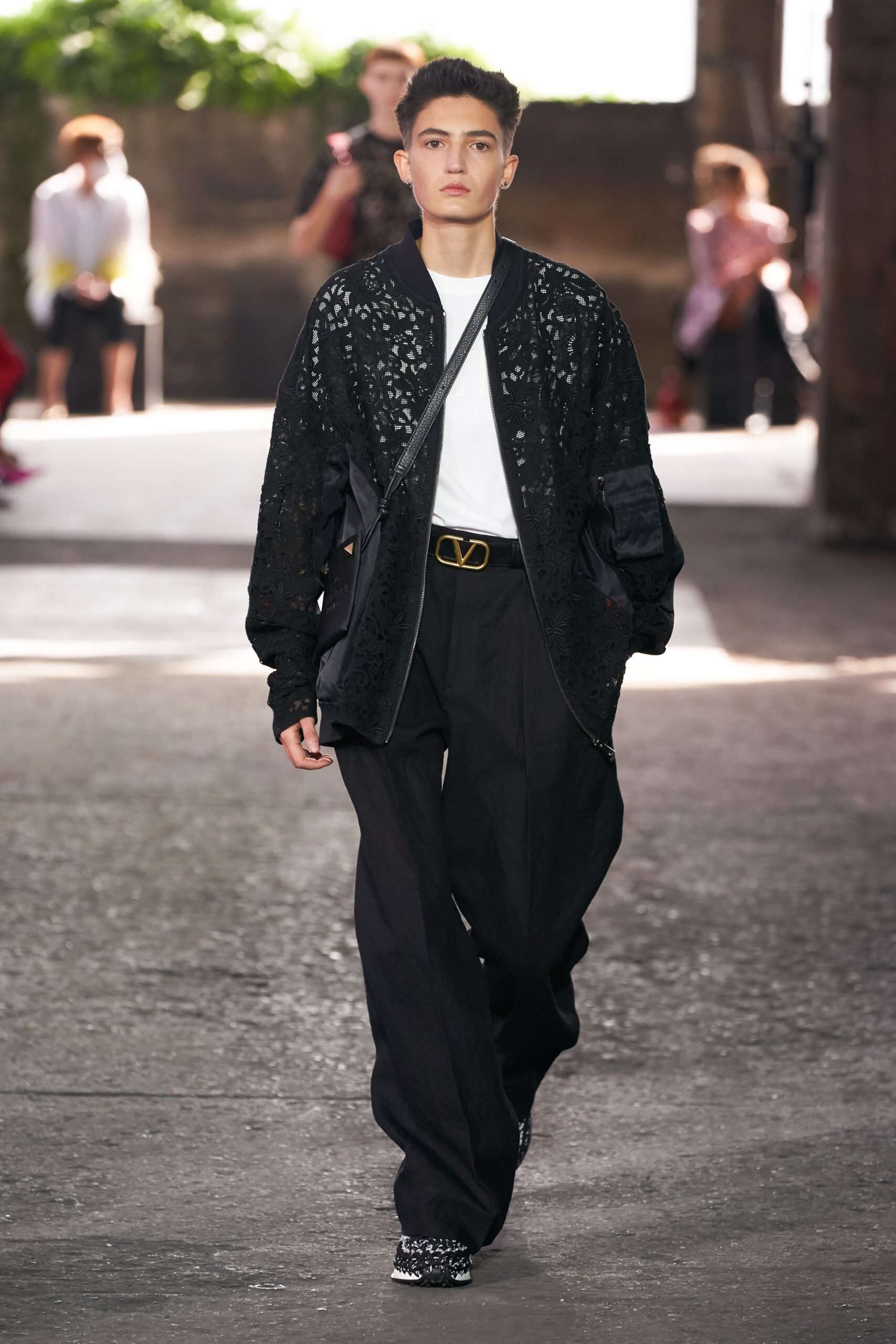 black cotton long-sleeve collared relaxed embroidered jacket