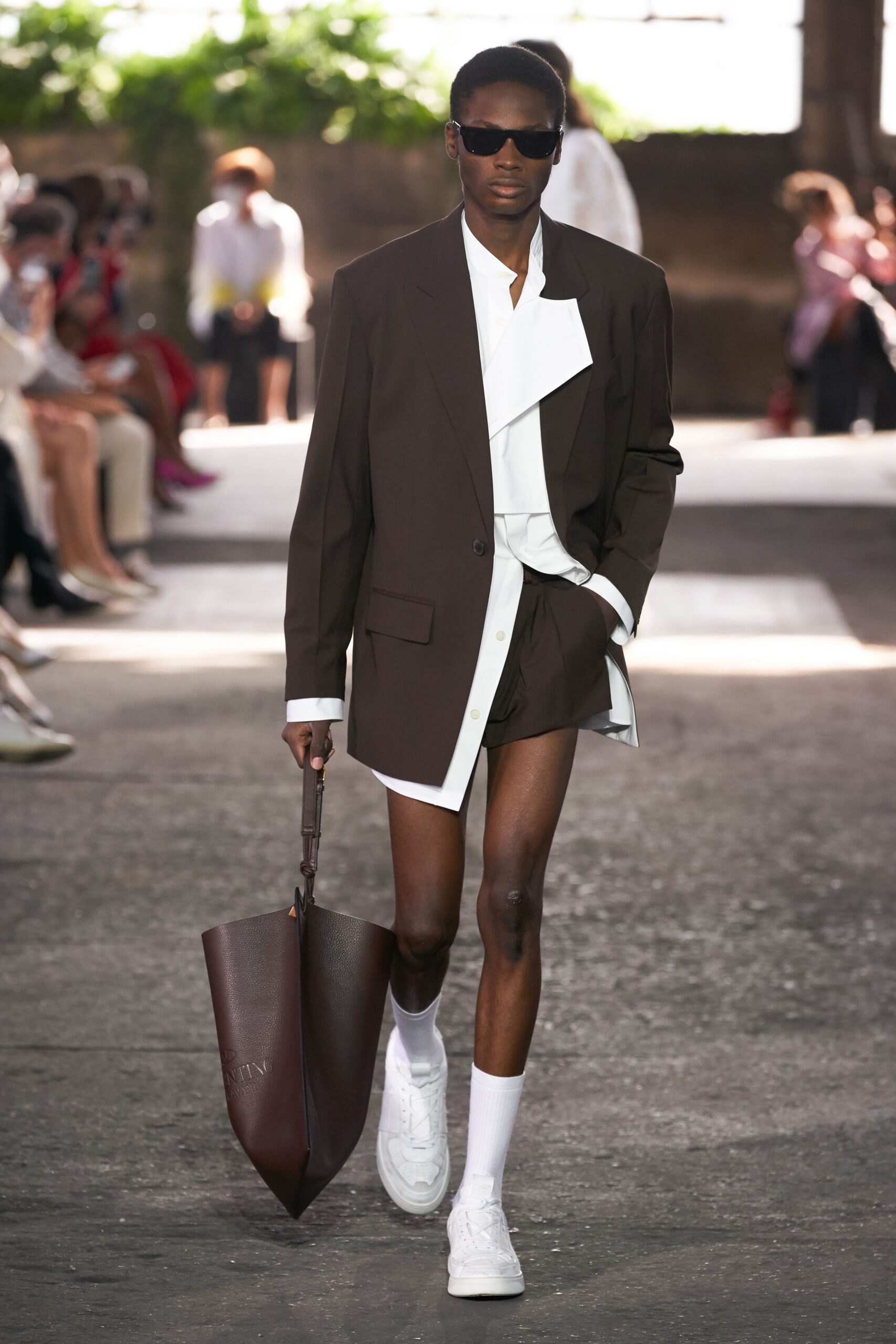brown long-sleeve collared oversized blazer