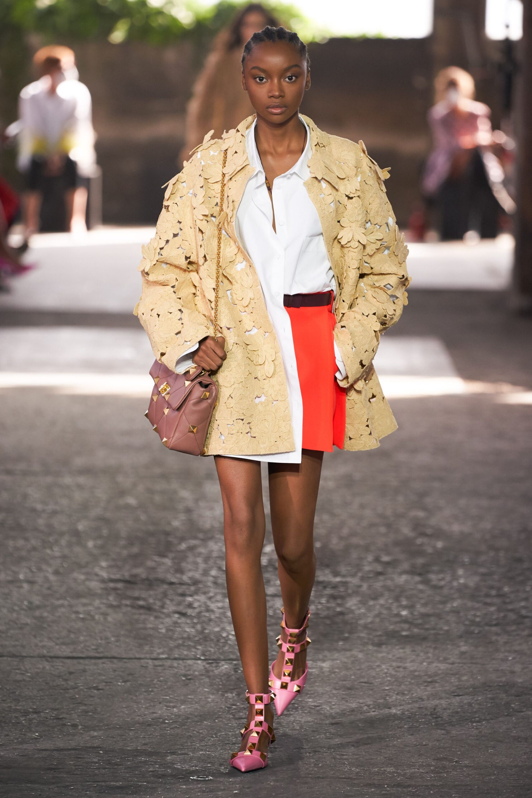 beige cotton long-sleeve collared oversized embroidered coat