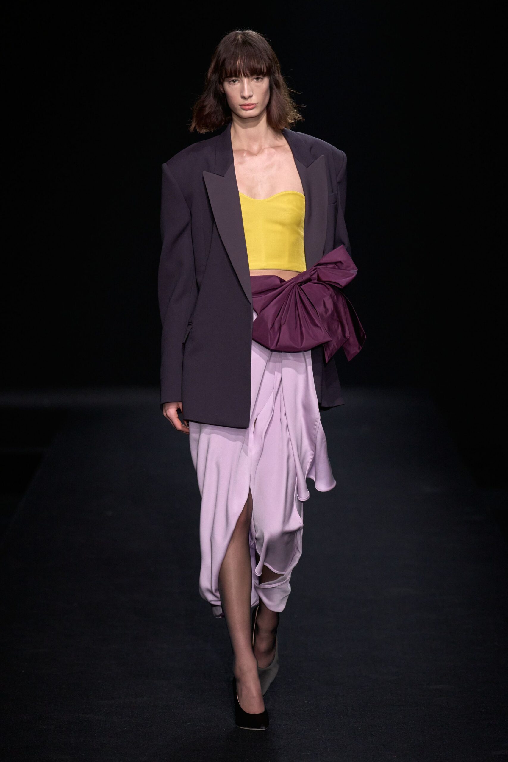yellow sleeveless square-neck fitted top