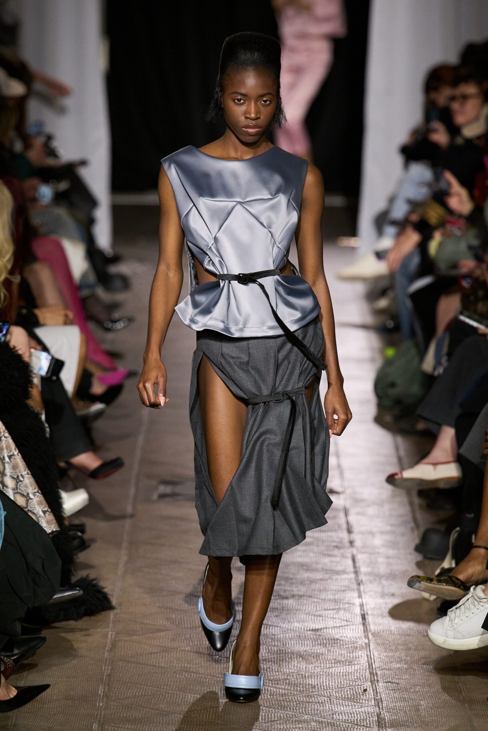 gray cotton slit relaxed high-waisted pleated skirt
