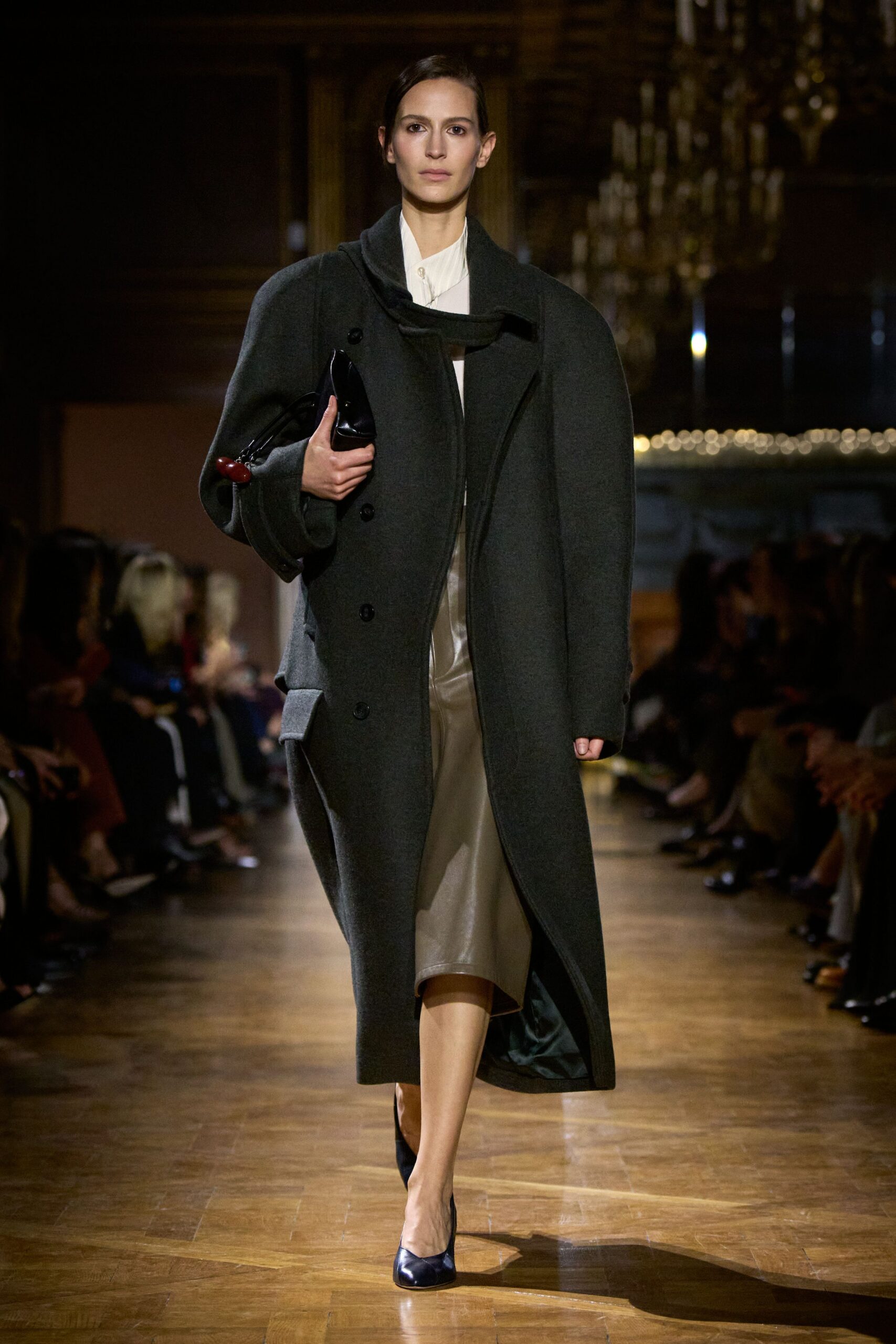 gray wool long-sleeve collared oversized buttoned coat