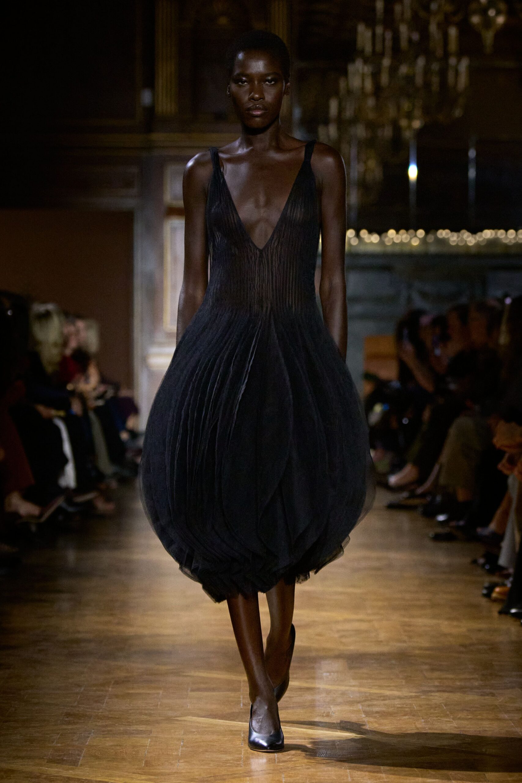 black pleated midi dress with shoes