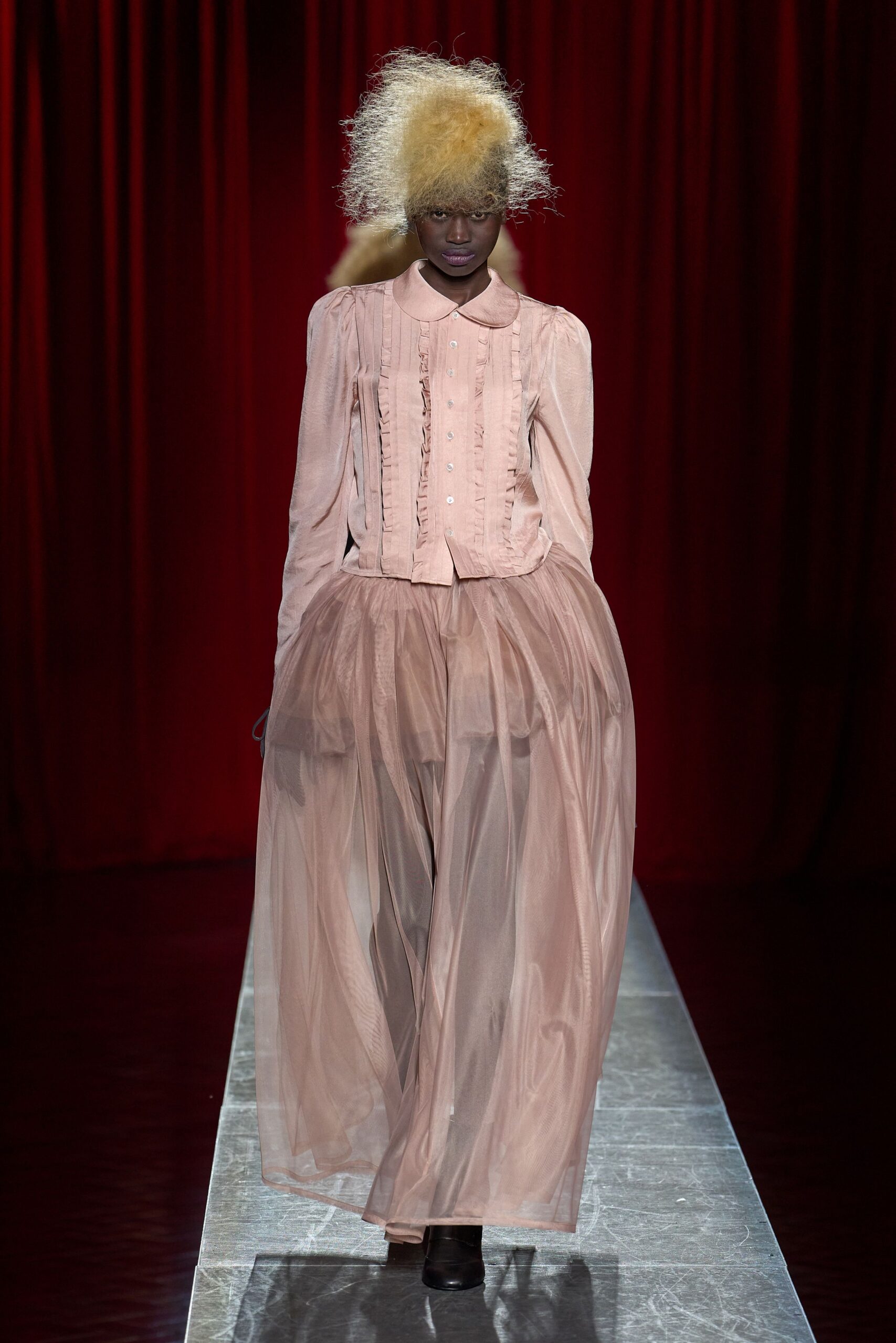 pink tulle relaxed high-waisted layered flowing skirt