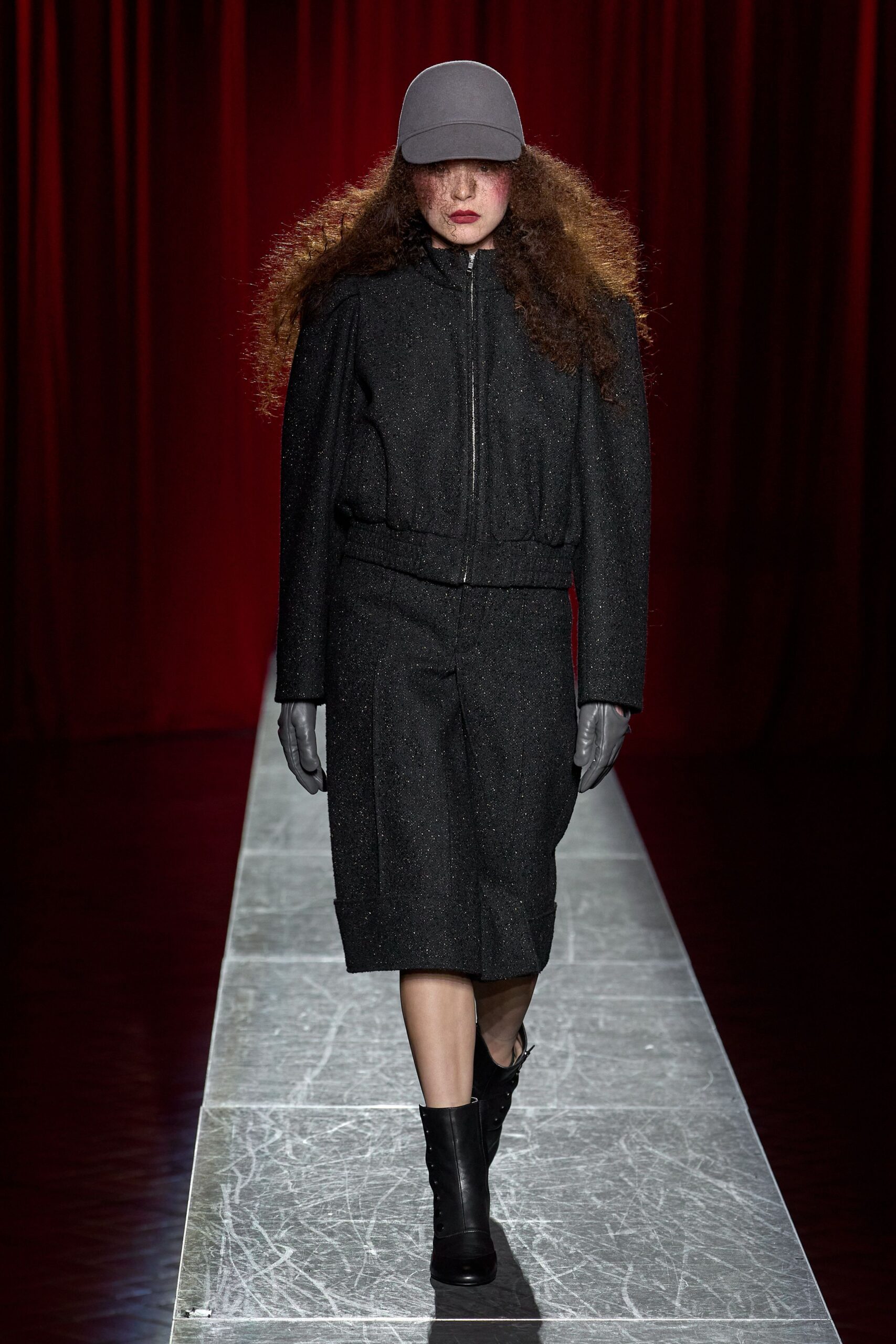 black wool long-sleeve collared relaxed zippered midi coat