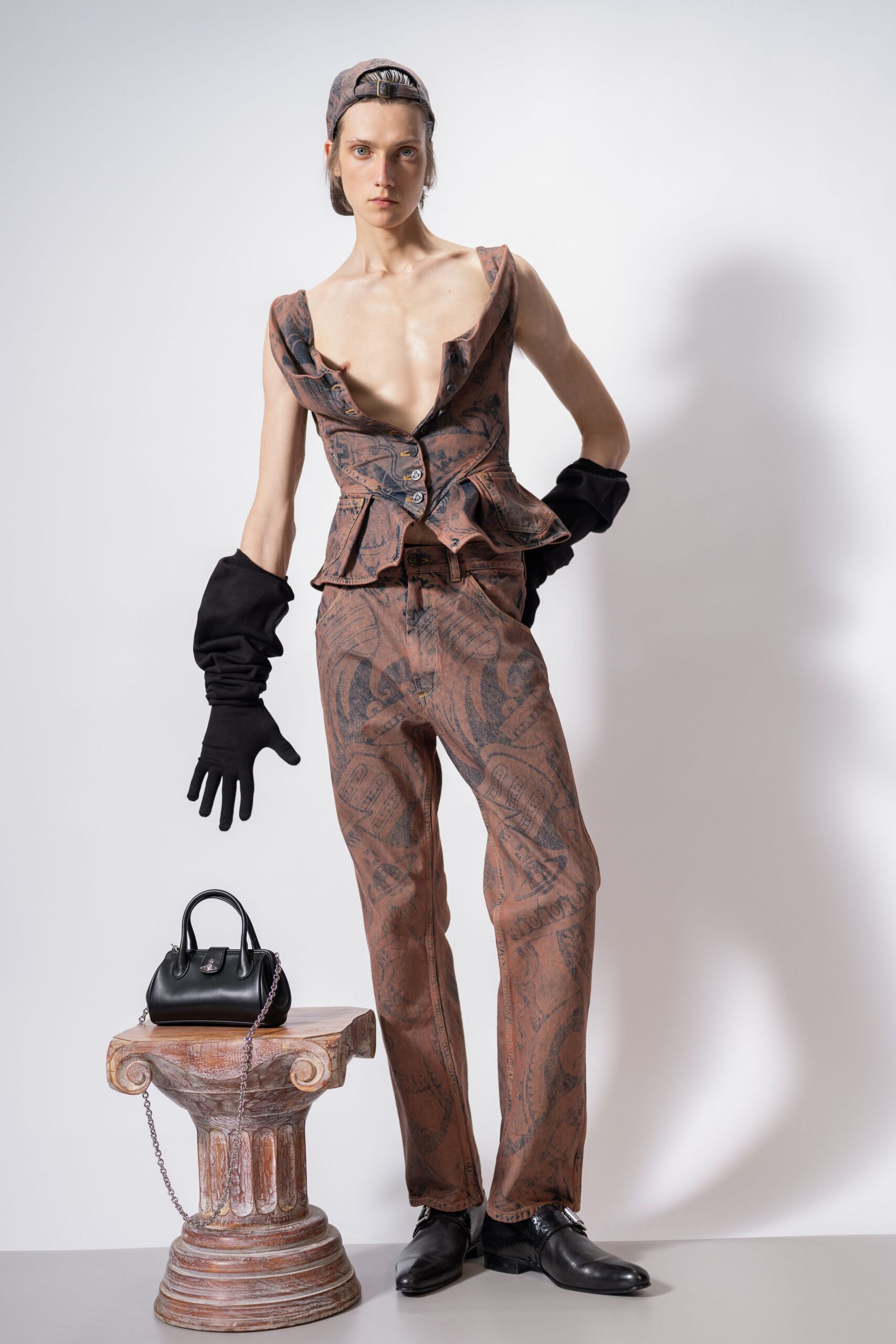 Vivienne Westwood Fall 2026 Ready-to-Wear Look 1