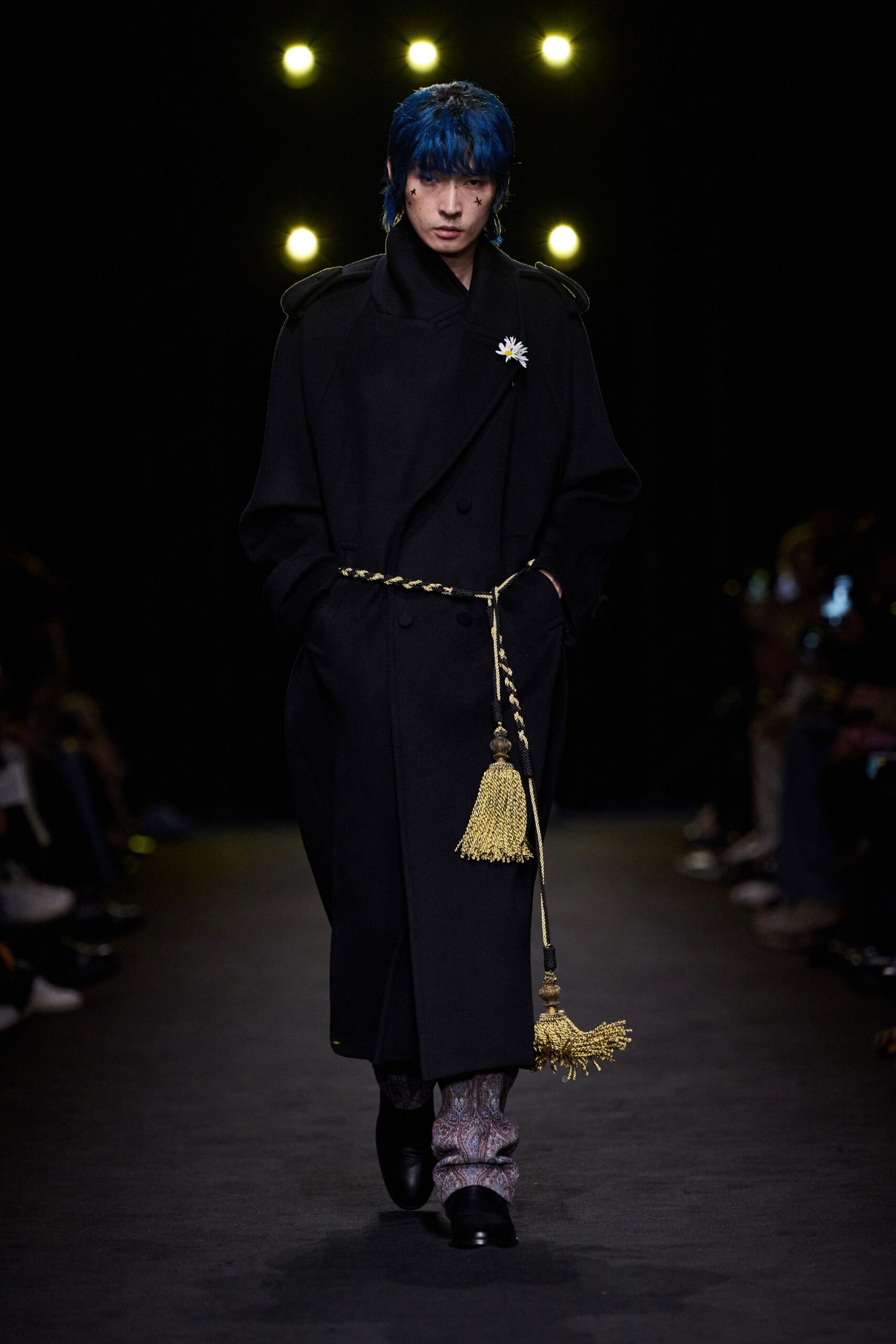 black wool long-sleeve collared relaxed belted coat