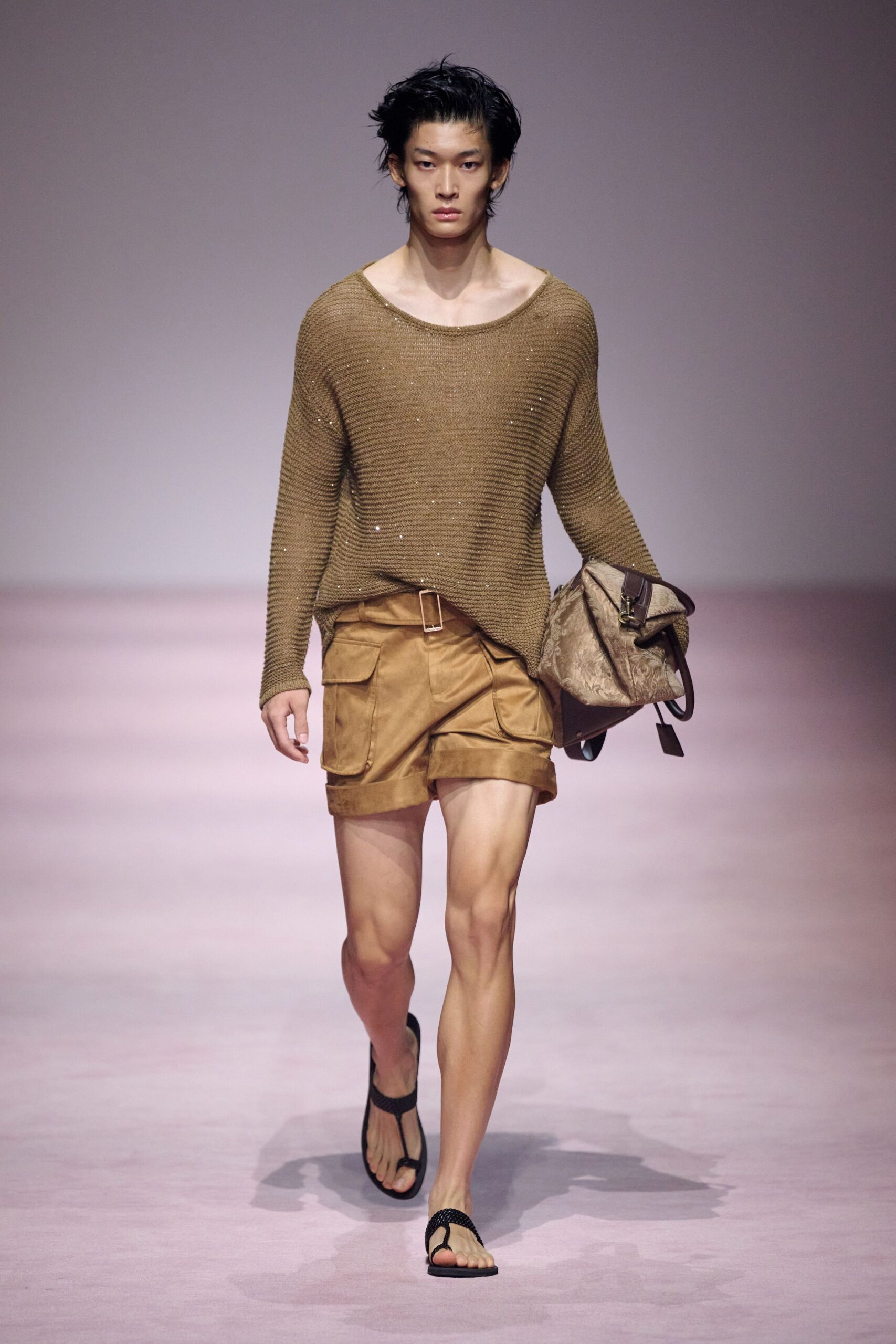 tan cotton fitted pockets zippered shorts