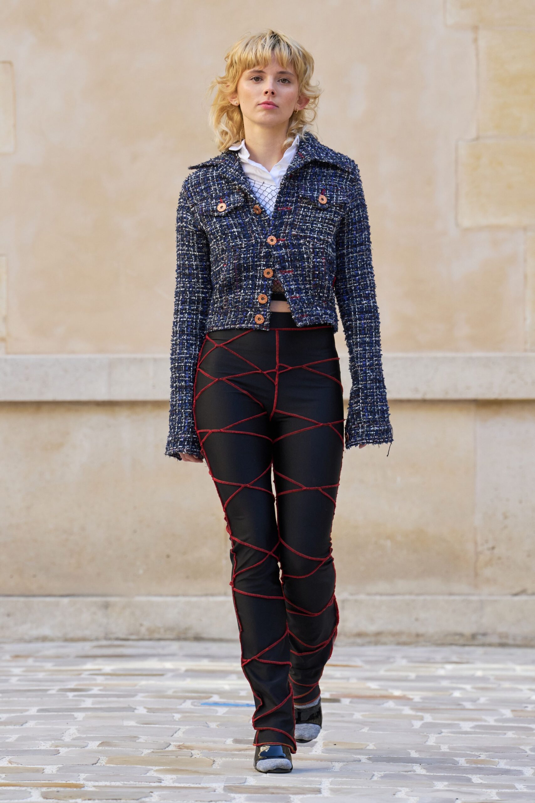 blue tweed long-sleeve collared fitted buttoned jacket