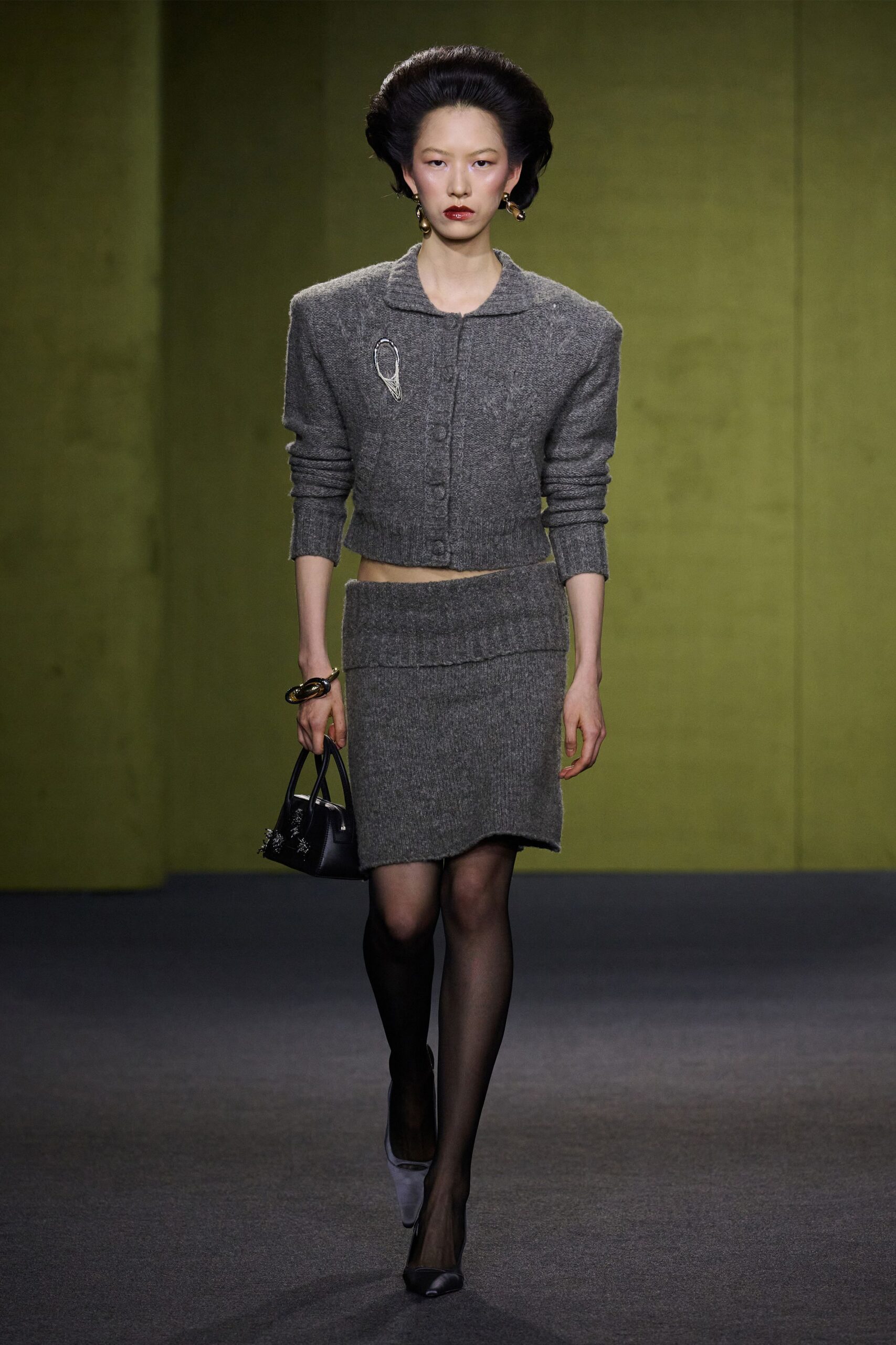 gray wool fitted pencil skirt