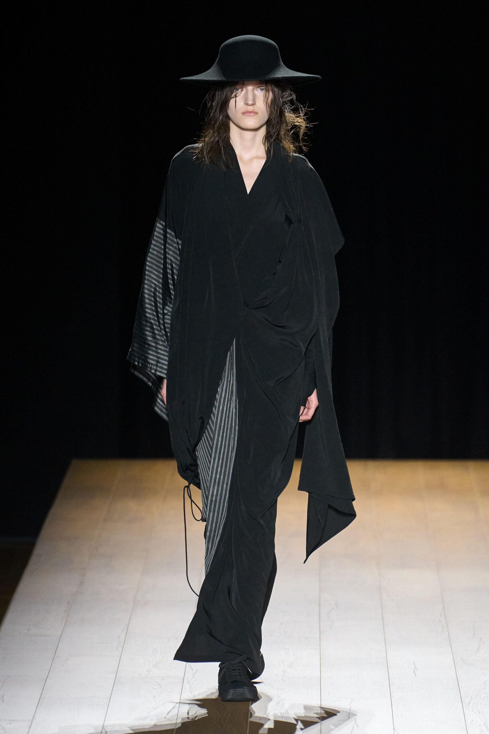 Yohji Yamamoto Fall 2026 Ready-to-Wear Look 5