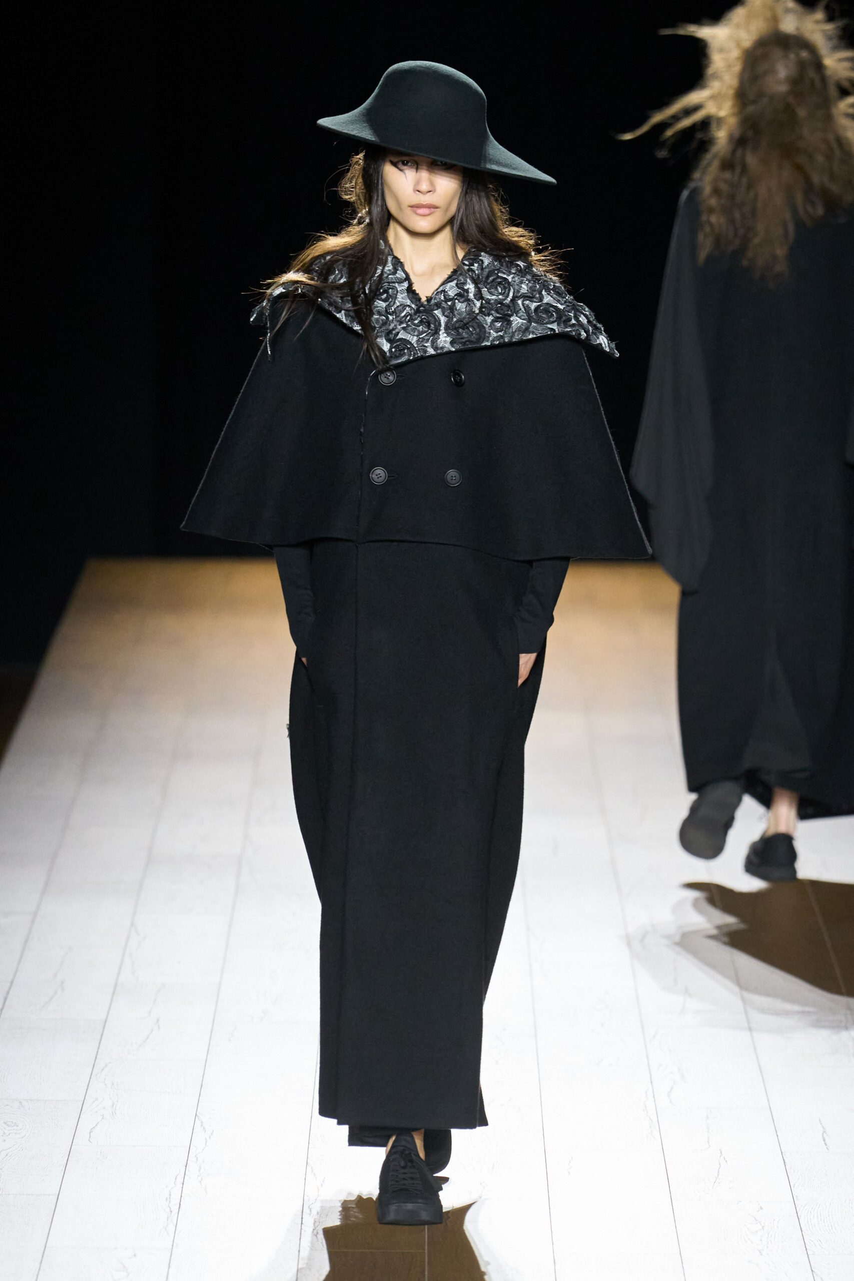 Yohji Yamamoto Fall 2026 Ready-to-Wear Look 14