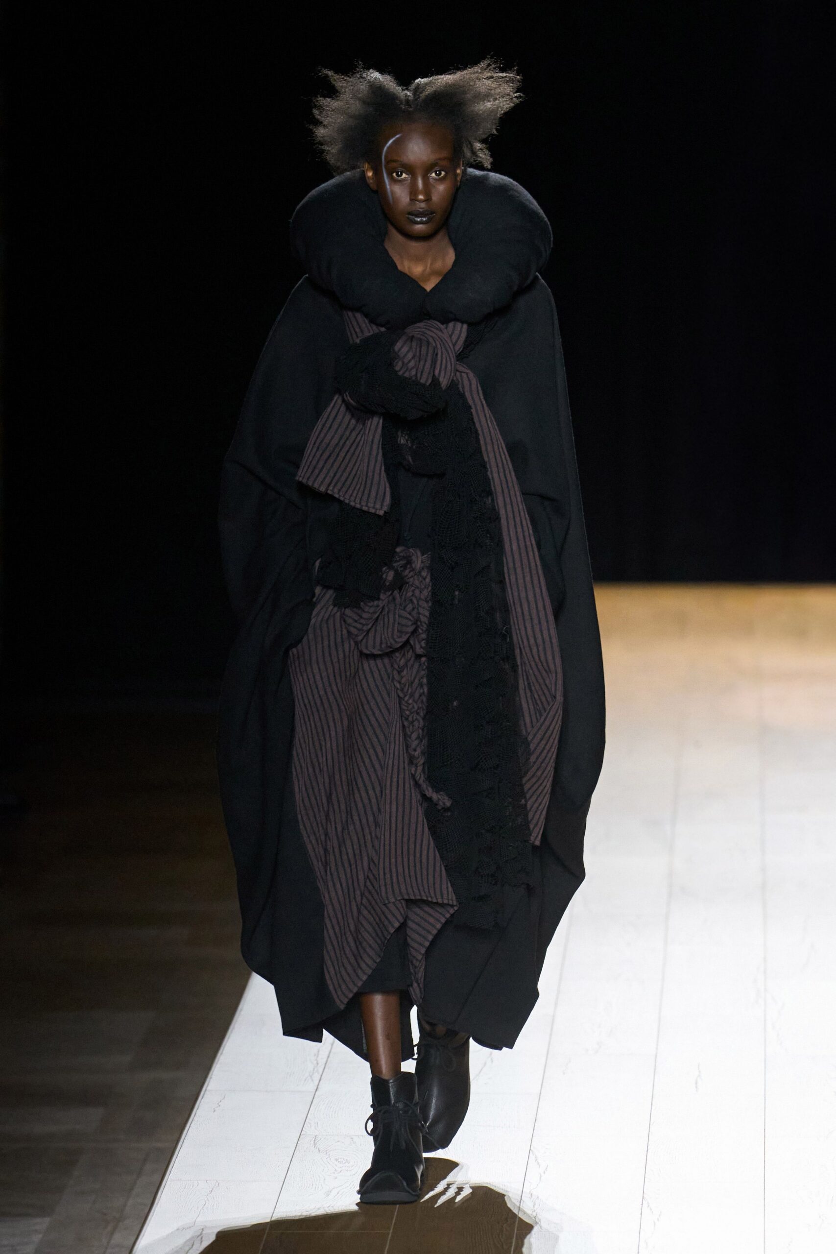 Yohji Yamamoto Fall 2026 Ready-to-Wear Look 29