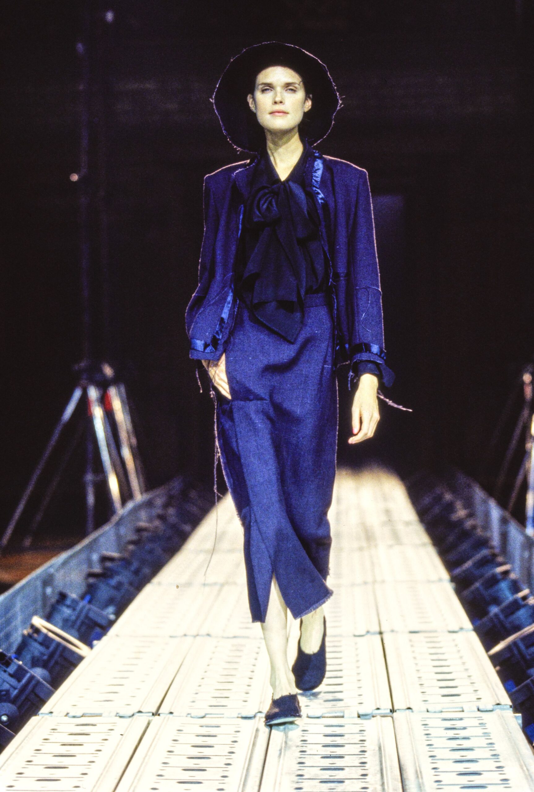 Yohji Yamamoto Spring 1997 Ready-to-Wear Look 4