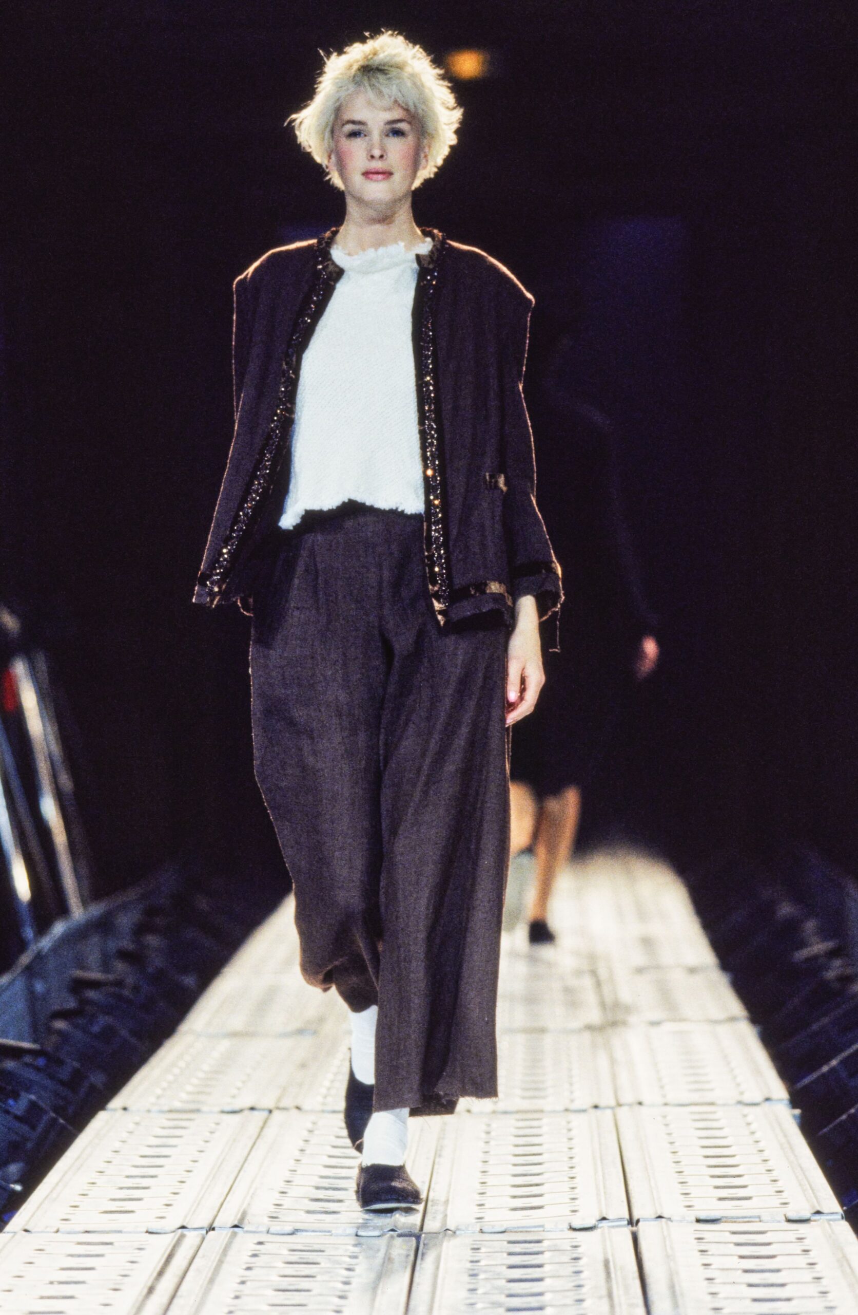 brown cotton long-sleeve collared relaxed buttoned jacket