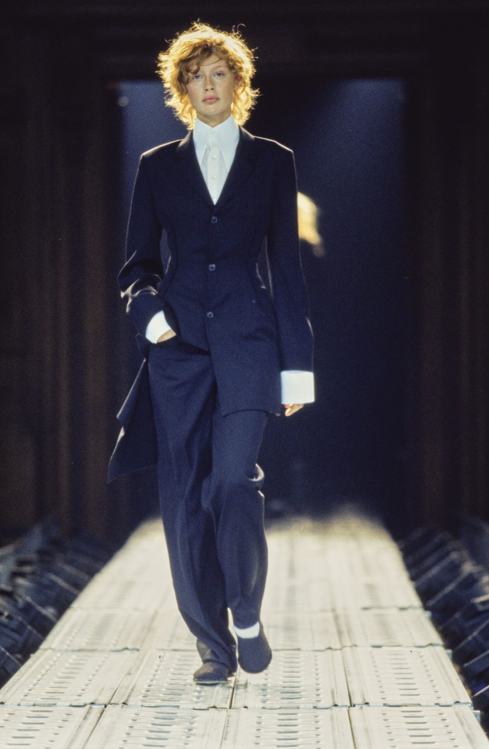 black wool long-sleeve collared tailored buttoned suit