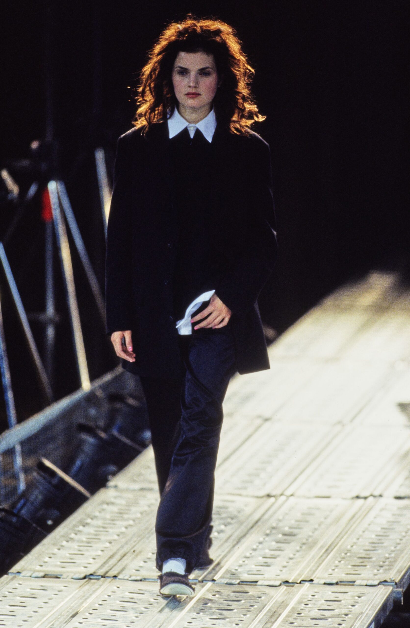 Yohji Yamamoto Spring 1997 Ready-to-Wear Look 16