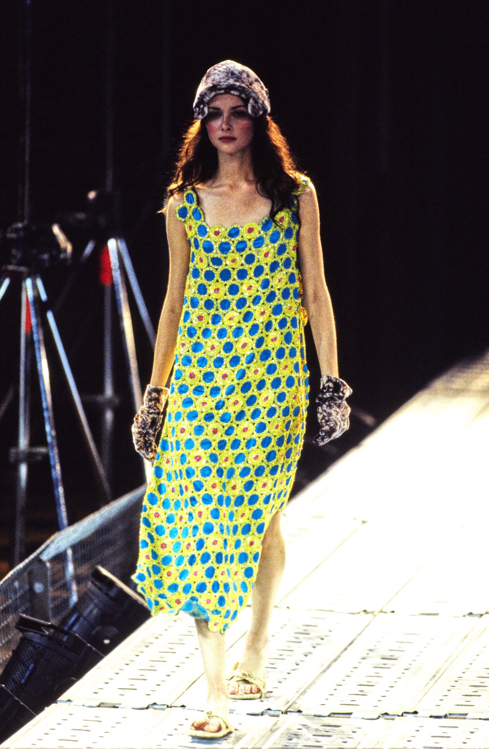 Yohji Yamamoto Spring 1997 Ready-to-Wear Look 36