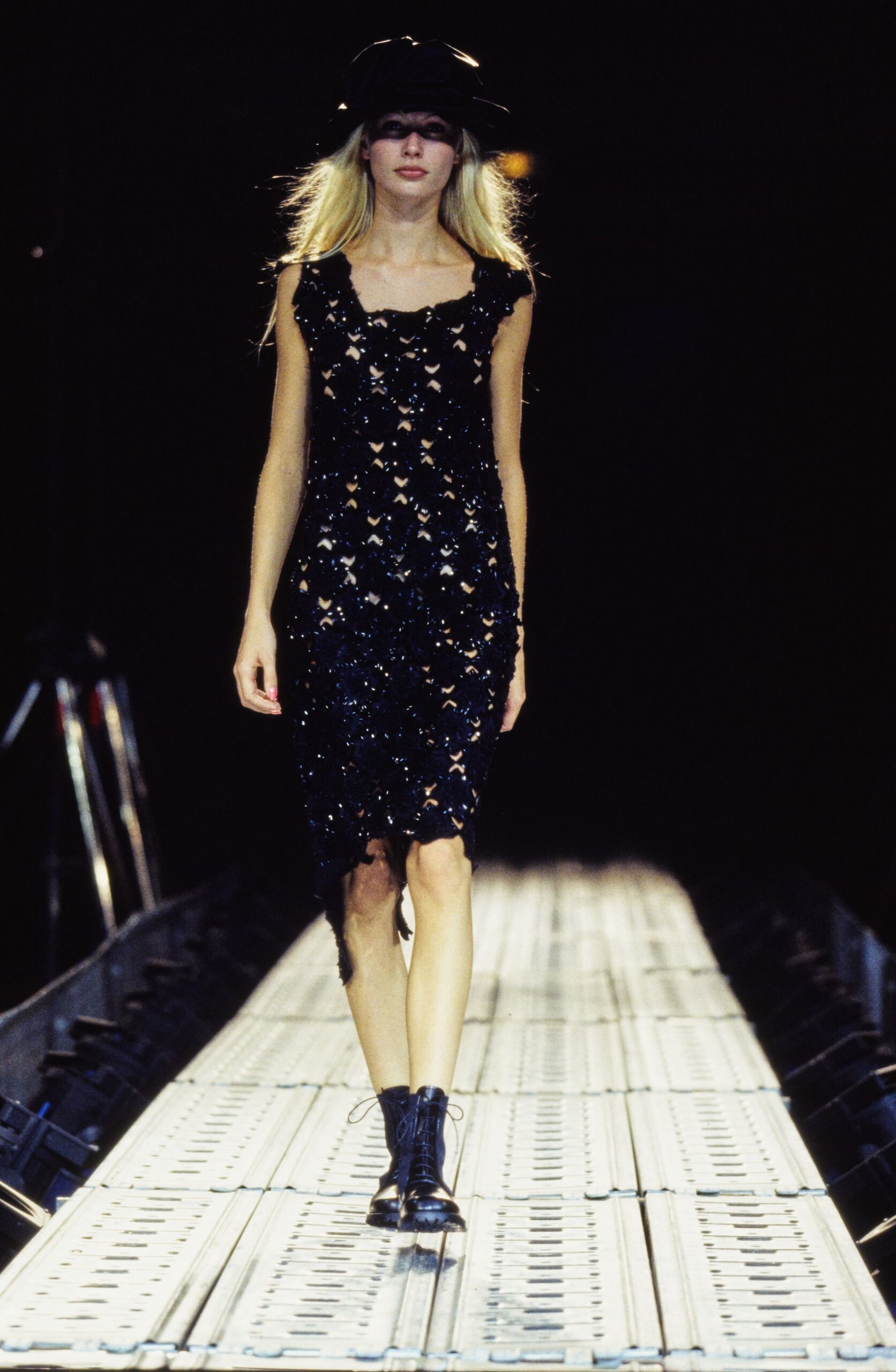 Yohji Yamamoto Spring 1997 Ready-to-Wear Look 40
