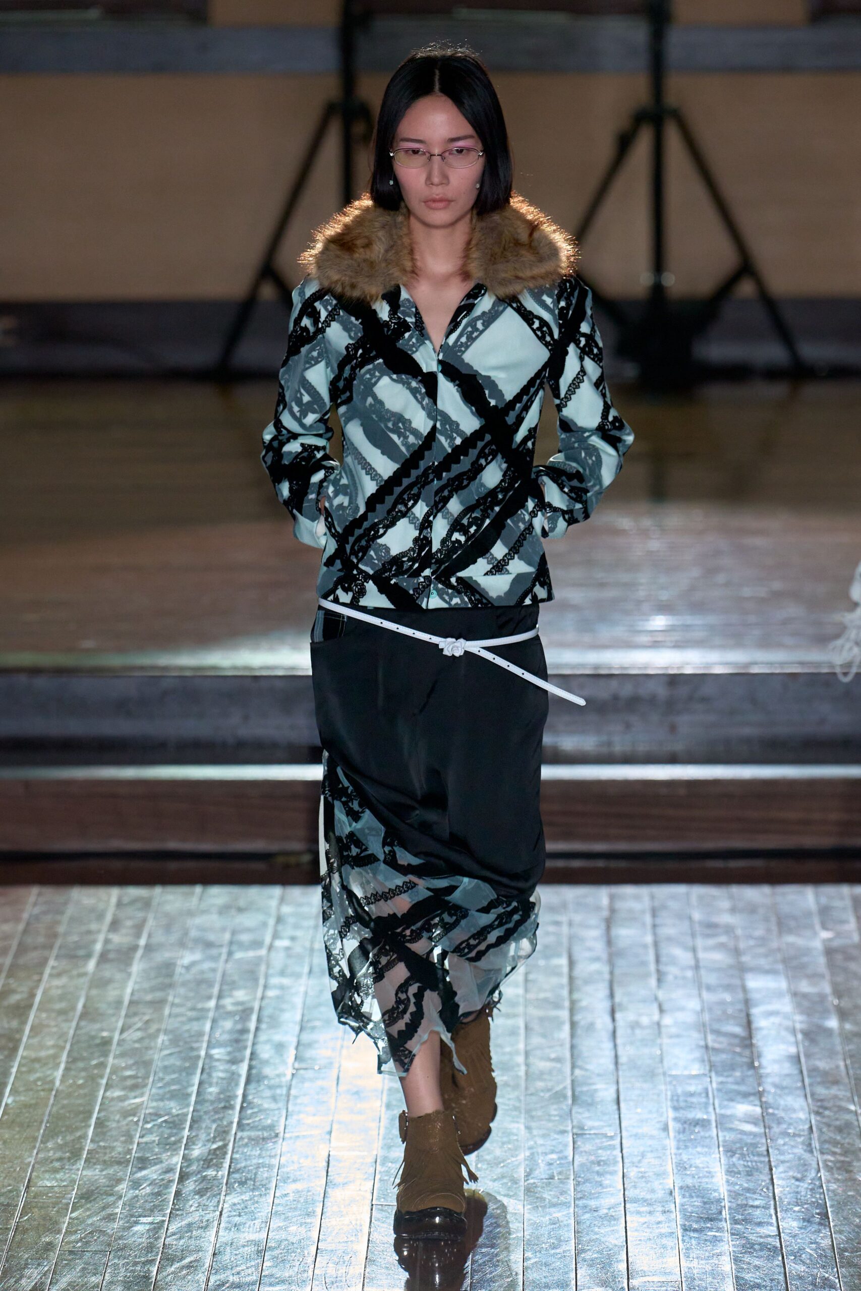black silk long-sleeve collared fitted zippered printed jacket