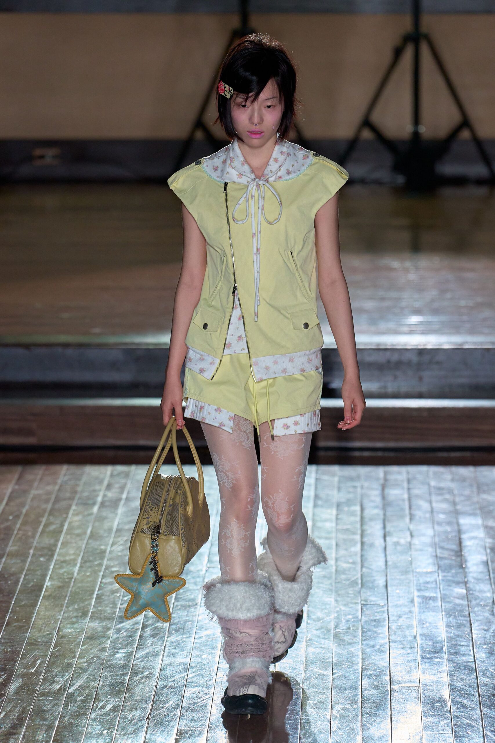 yellow cotton collared relaxed printed short shorts