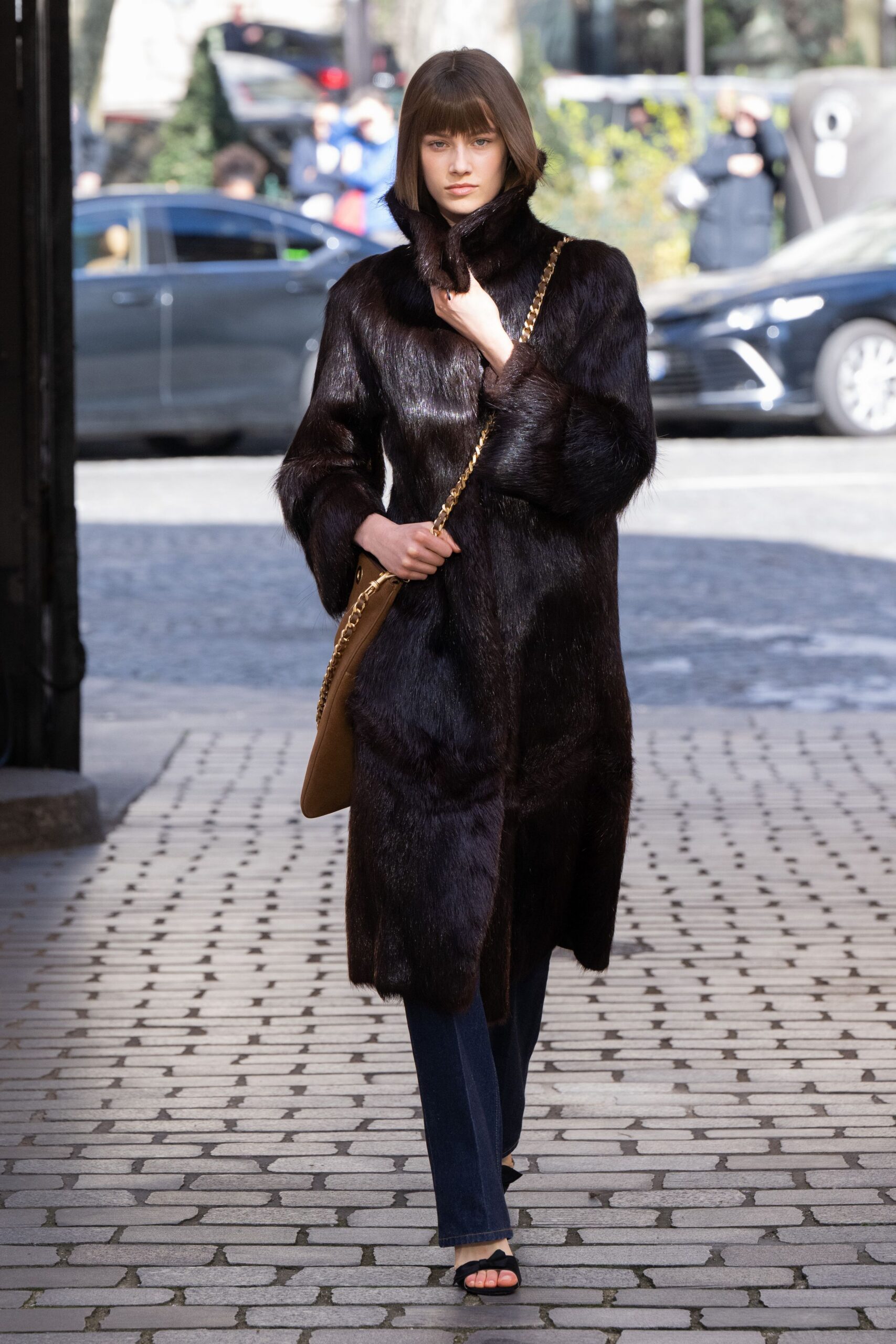 brown fur long-sleeve collared relaxed coat