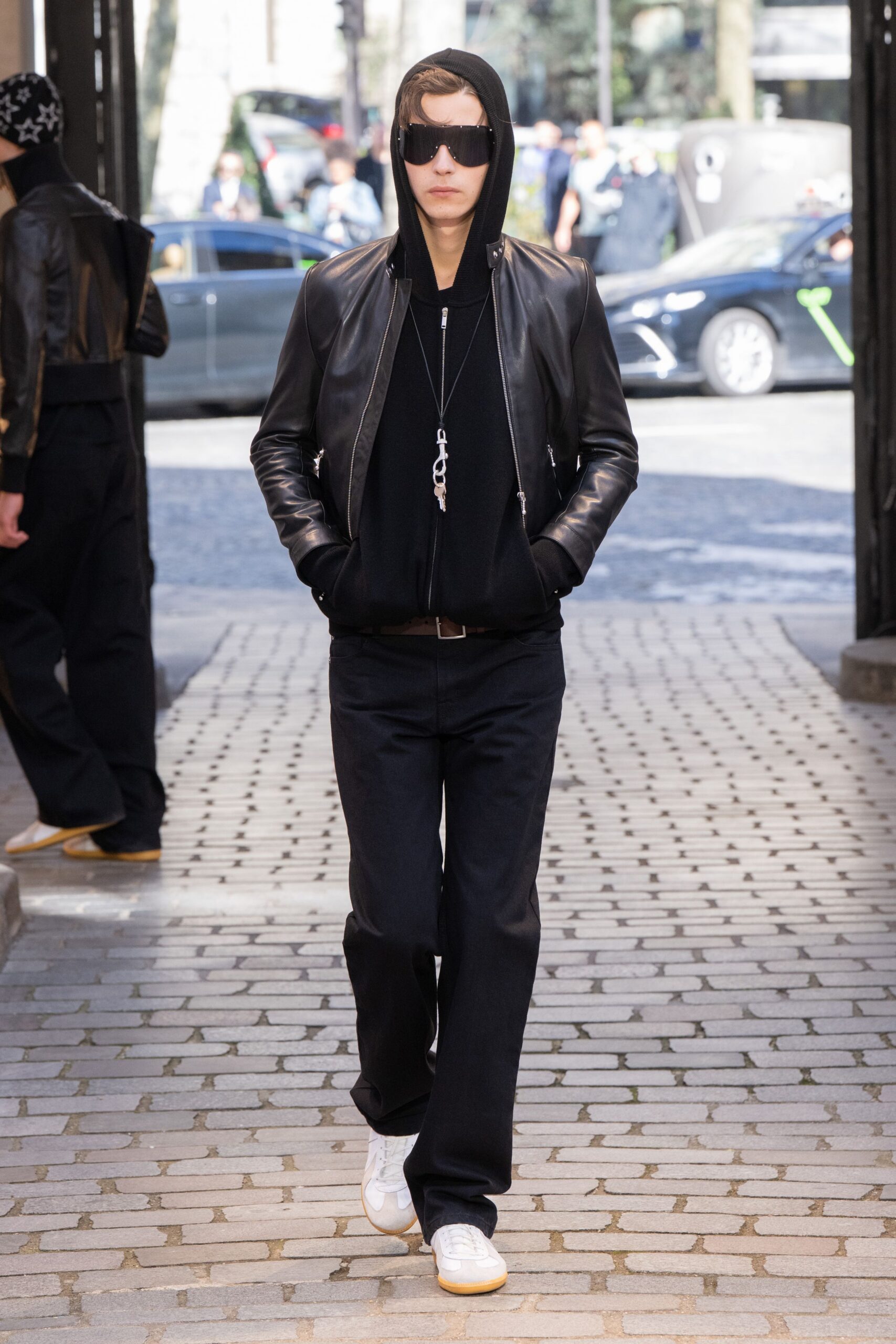 black cotton long-sleeve hooded relaxed hoodie