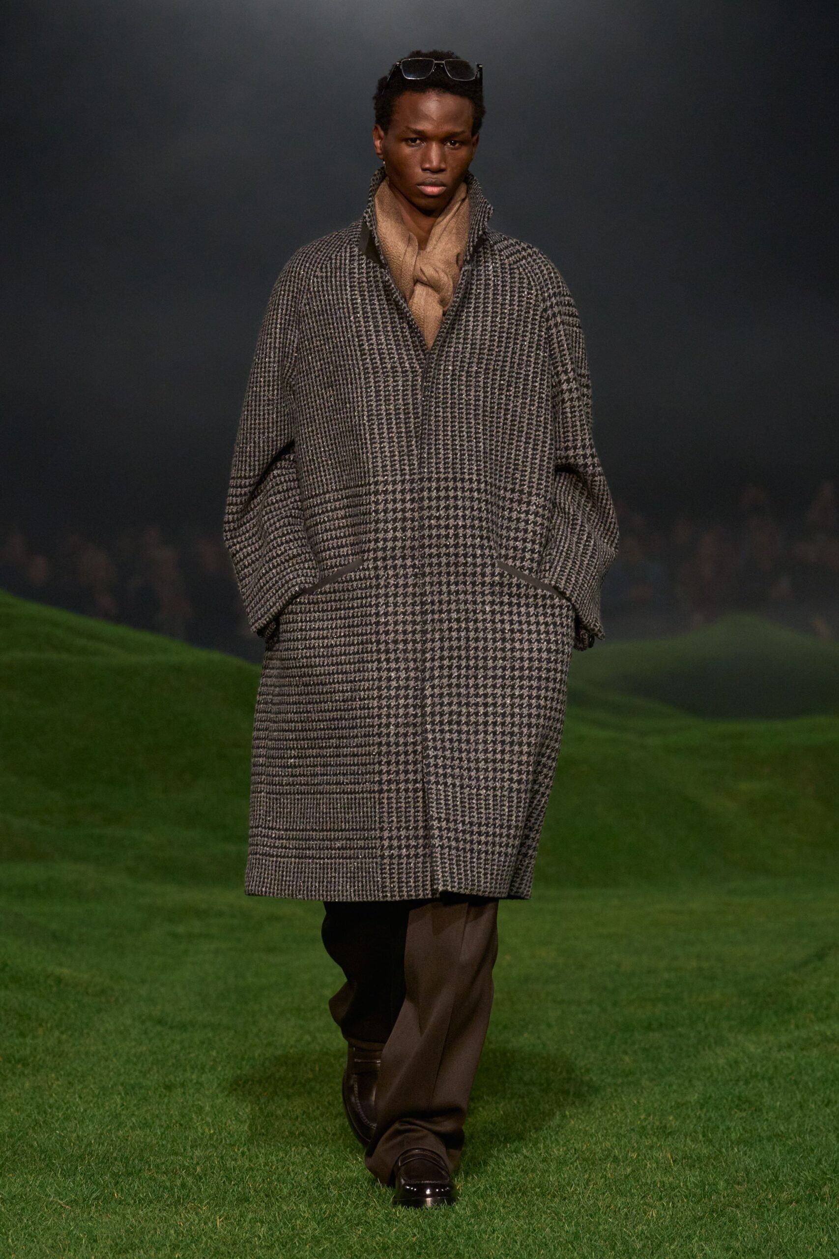 black wool long-sleeve collared oversized checked coat