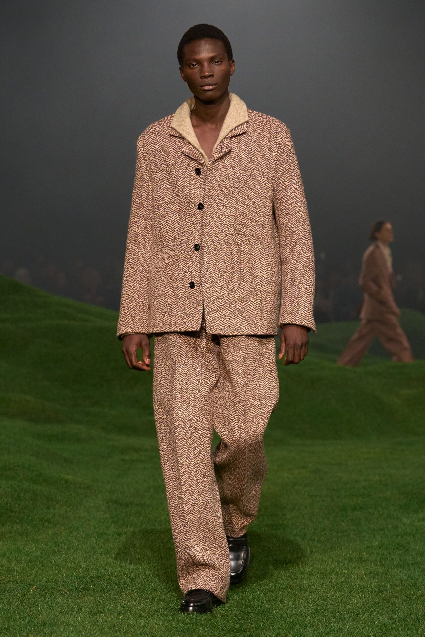 brown wool long-sleeve collared relaxed buttoned straight-leg suit