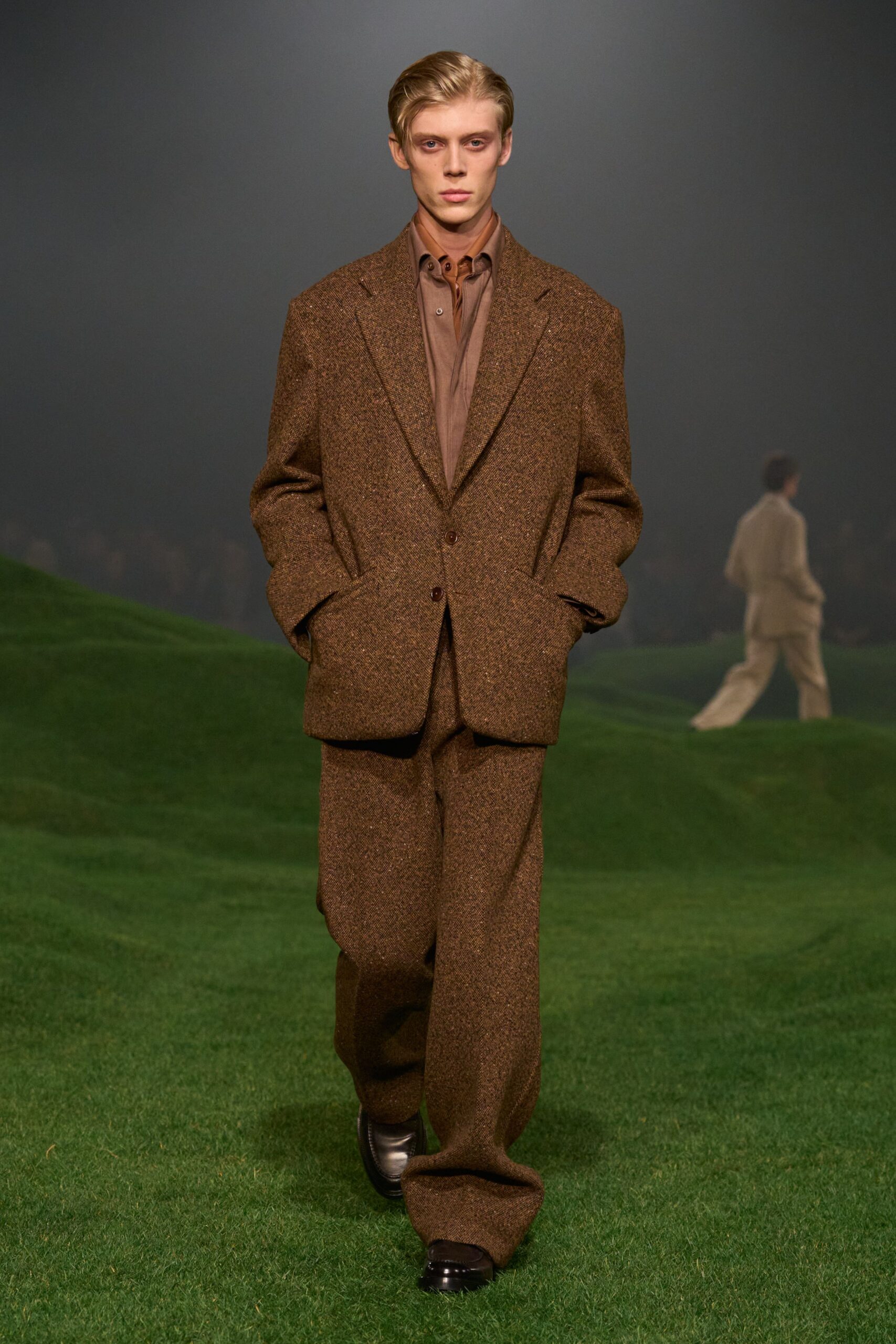 brown wool long-sleeve collared relaxed buttoned straight-leg suit
