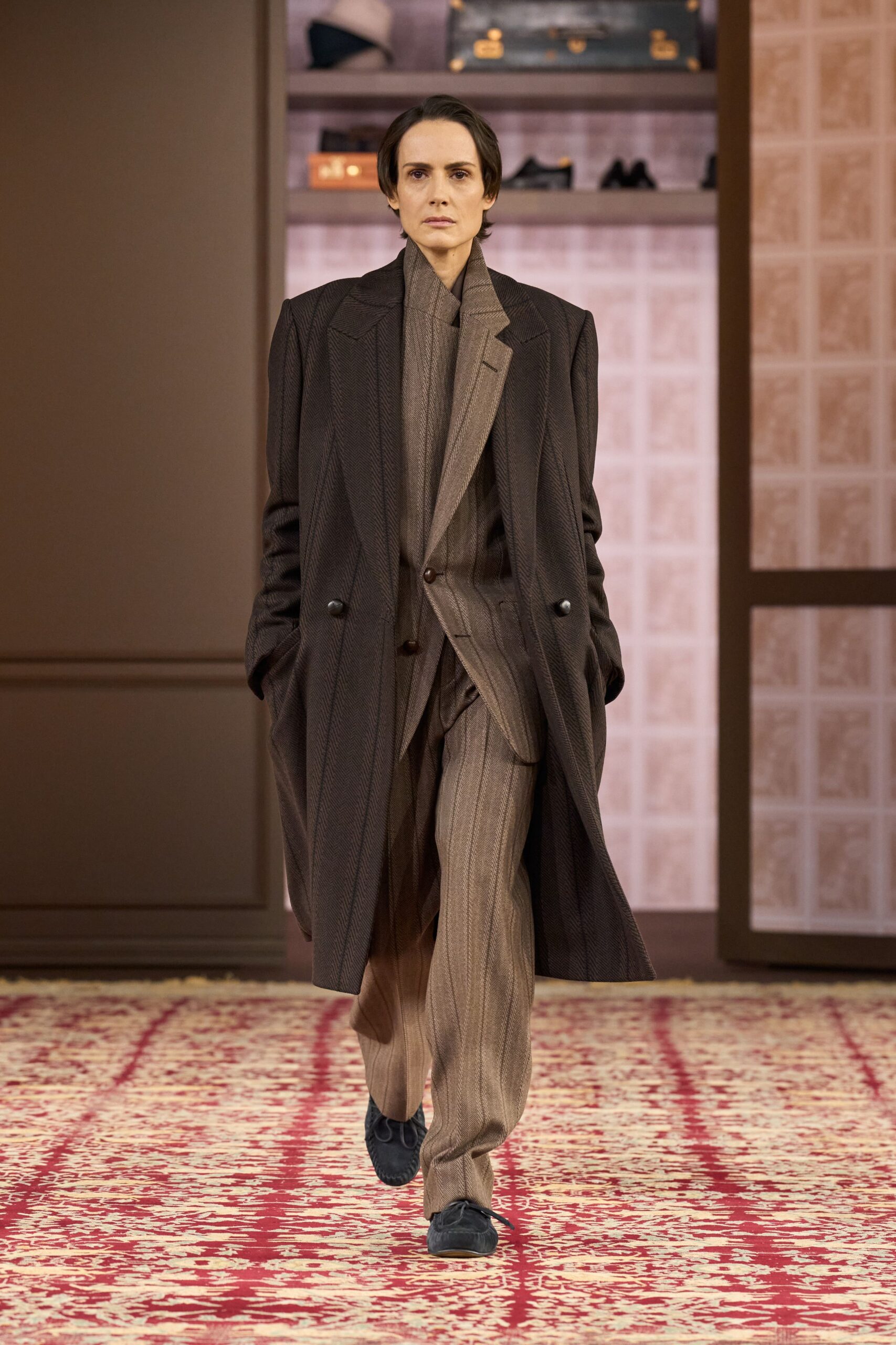 brown wool long-sleeve collared fitted pleated suit