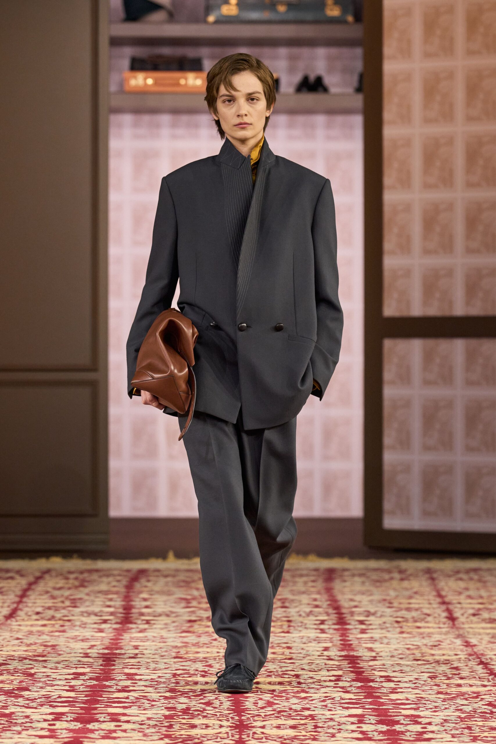 gray wool long-sleeve collared tailored suit