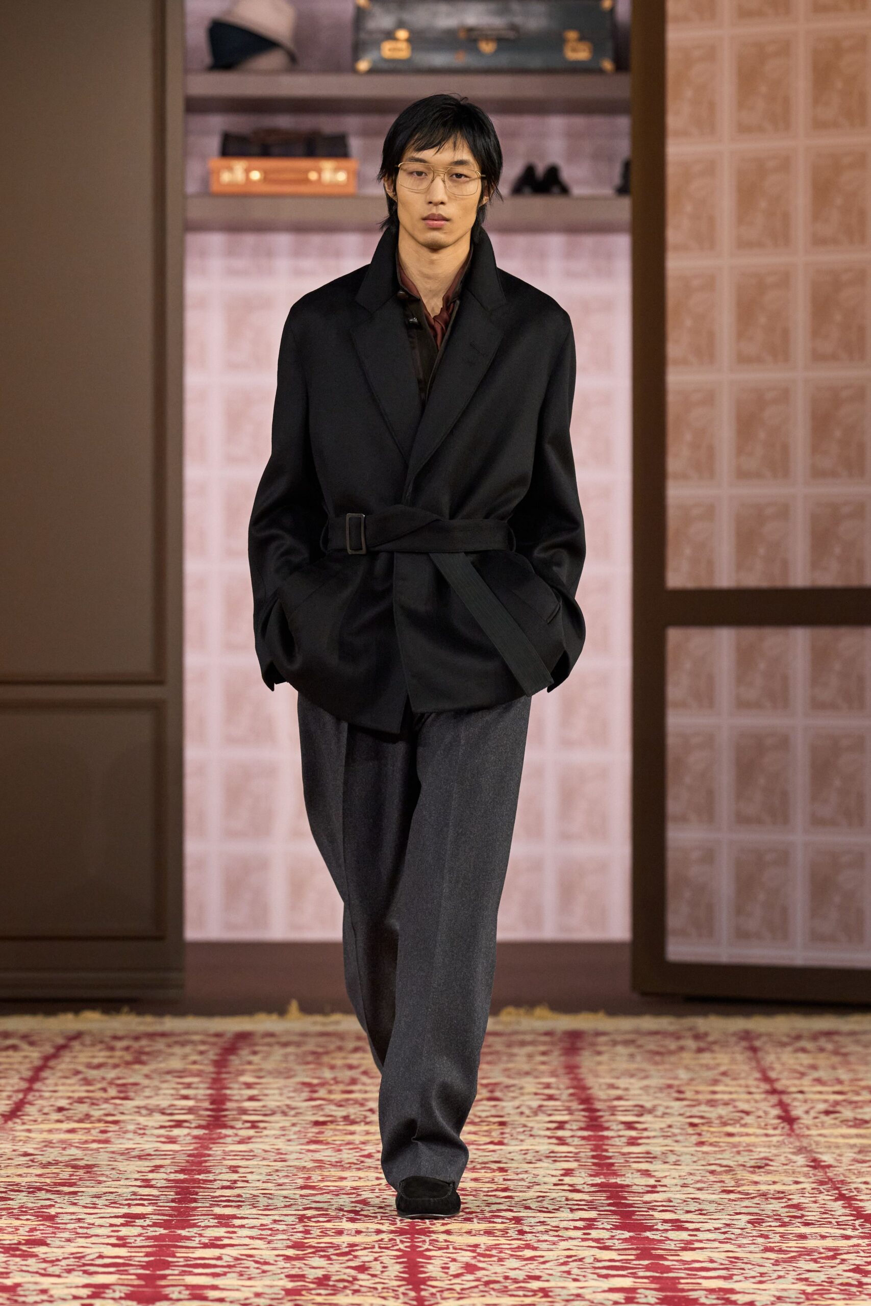 black wool long-sleeve collared relaxed belted pockets jacket